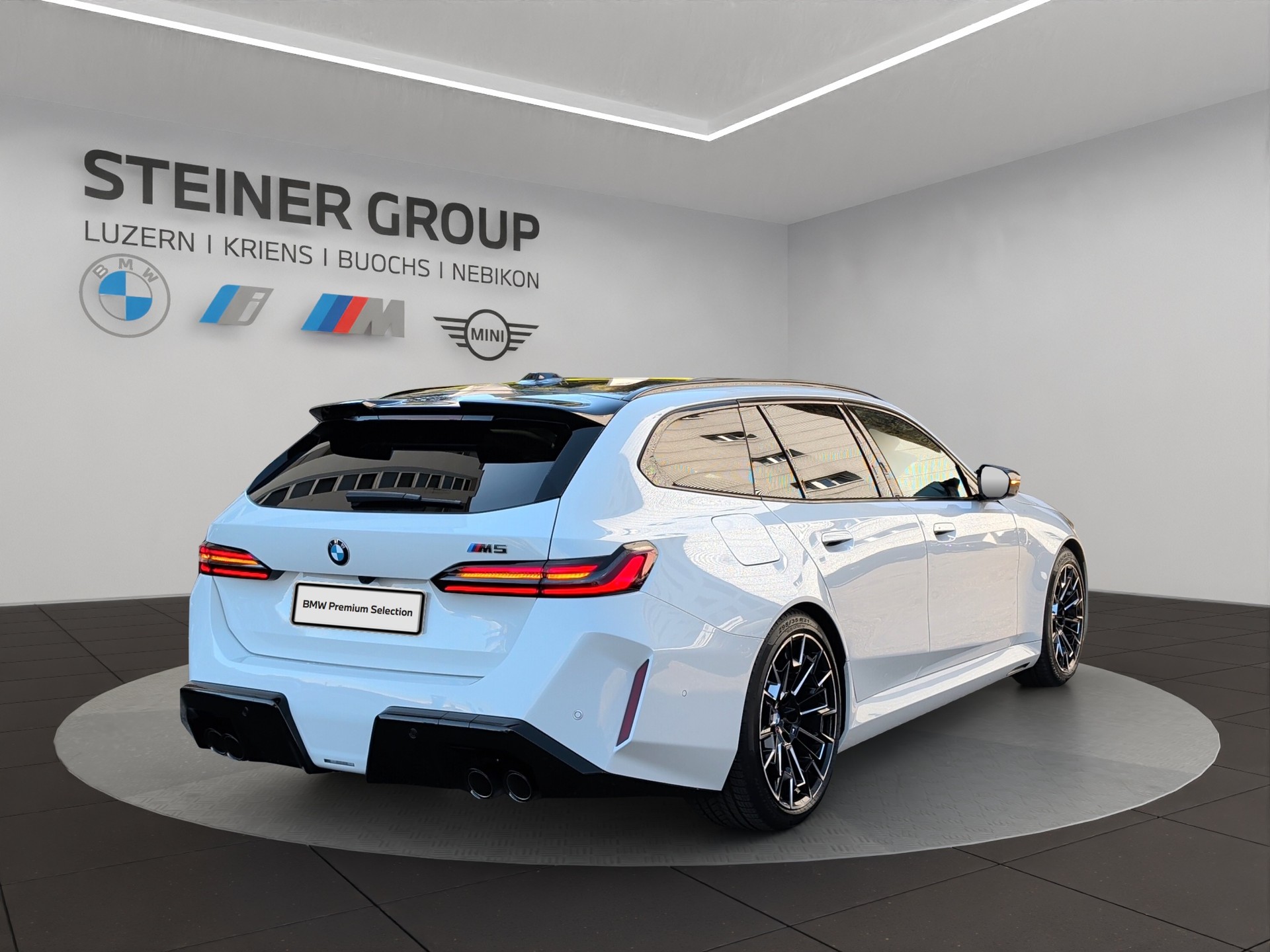 BMW M5 xDrive Touring-image-5