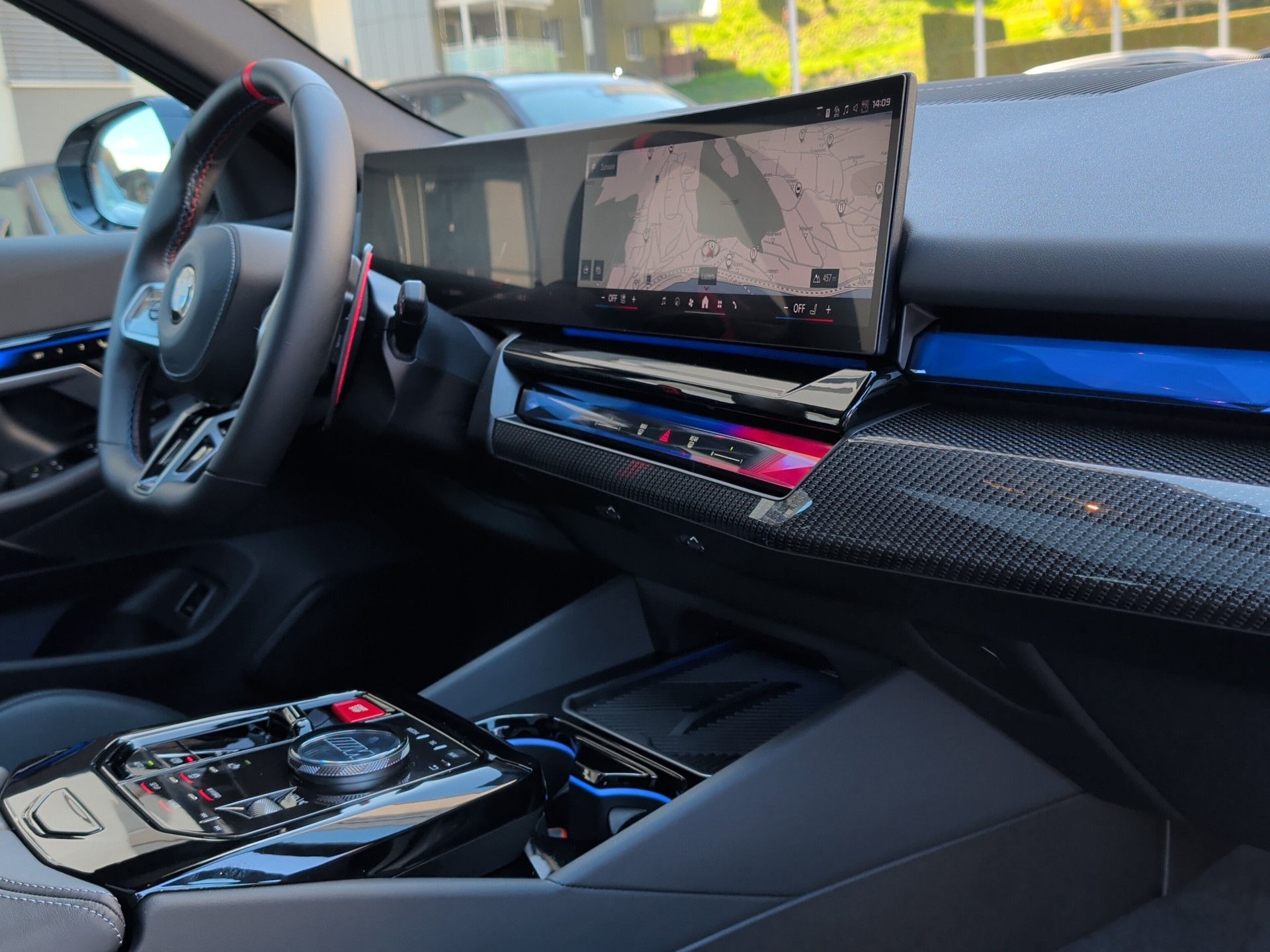 BMW M5 xDrive Touring-image-23