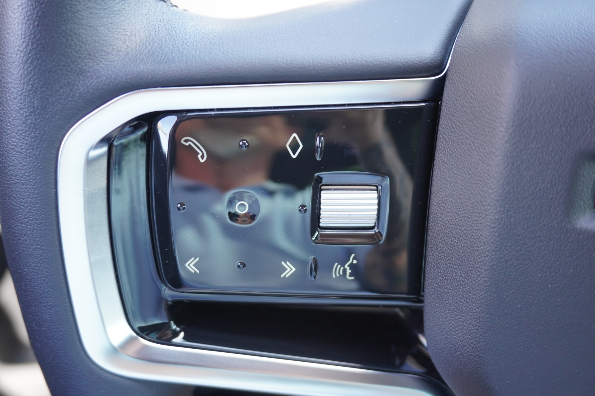 LAND ROVER Range Rover Evoque P 300e S AT8-image-25