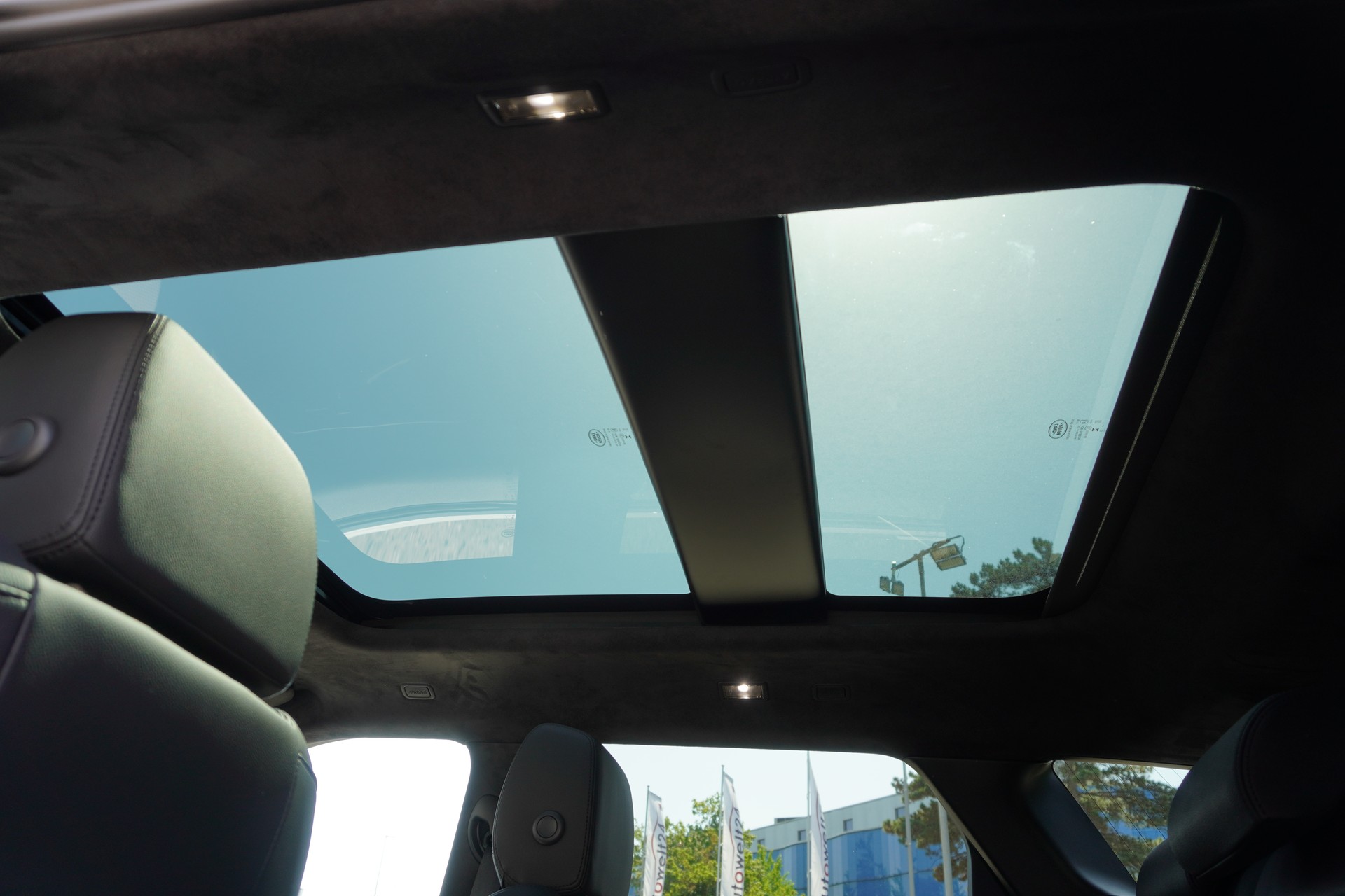 LAND ROVER Range Rover Evoque P 300e S AT8-image-20
