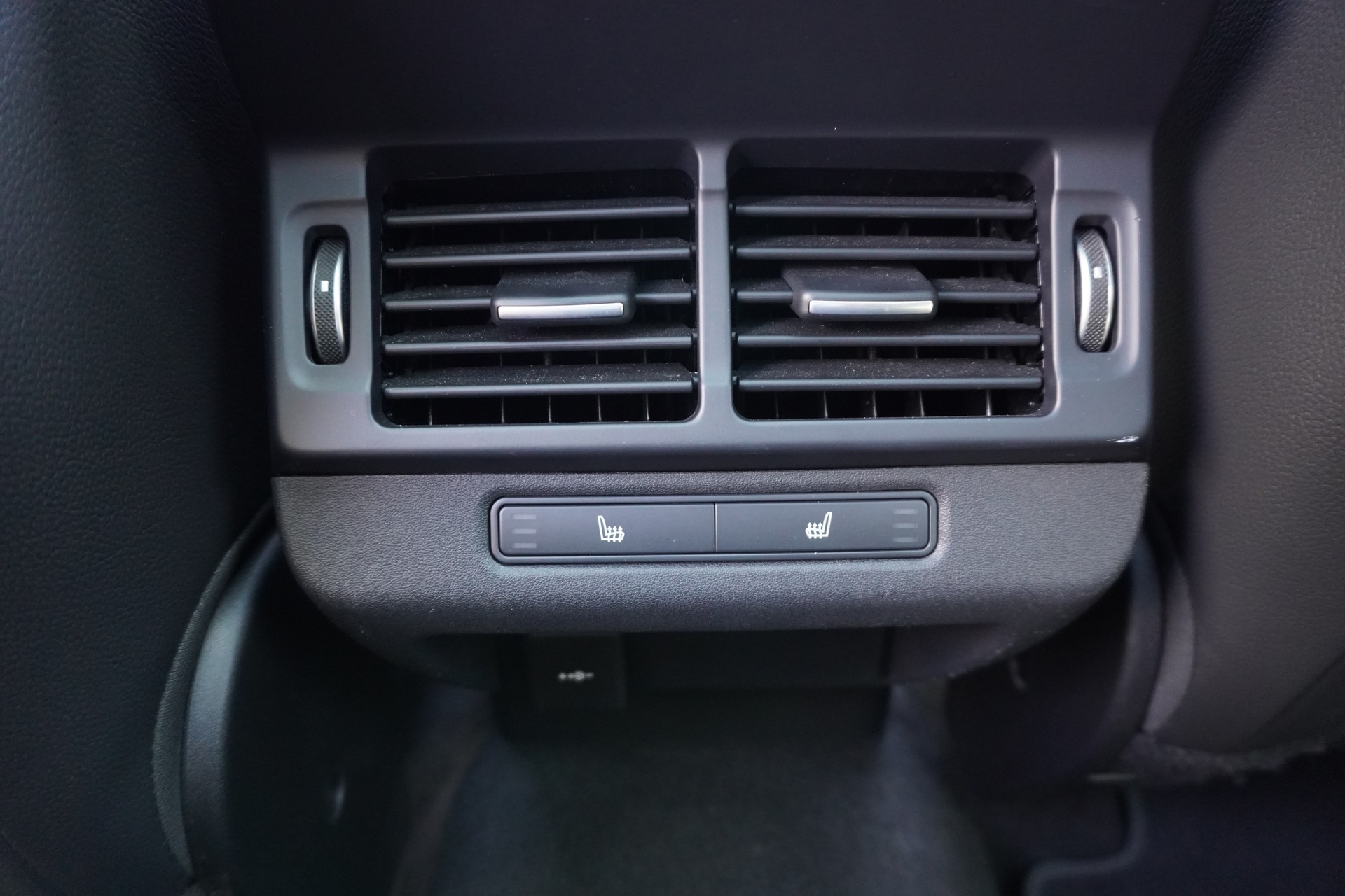 LAND ROVER Range Rover Evoque P 300e S AT8-image-17