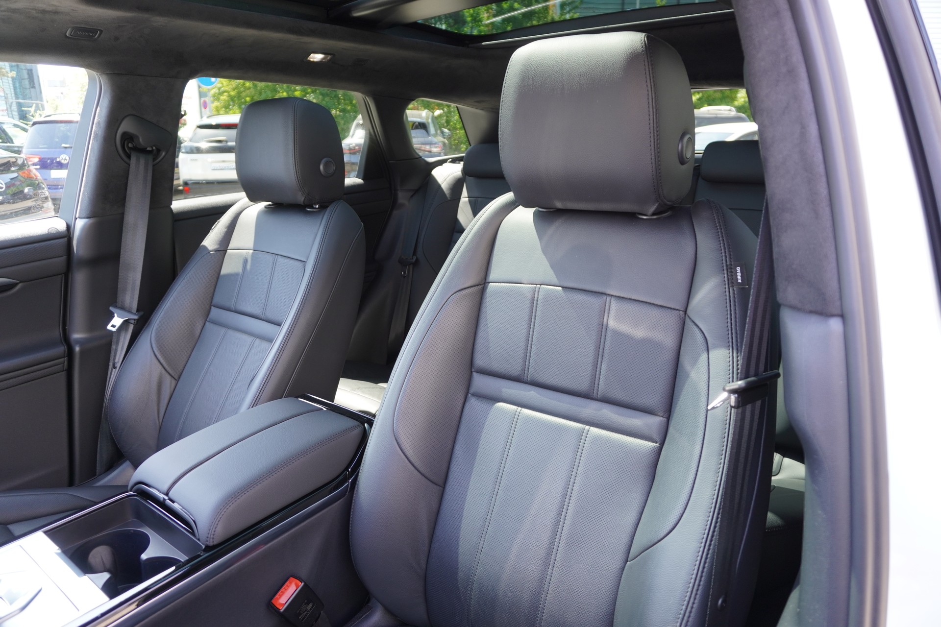 LAND ROVER Range Rover Evoque P 300e S AT8-image-14