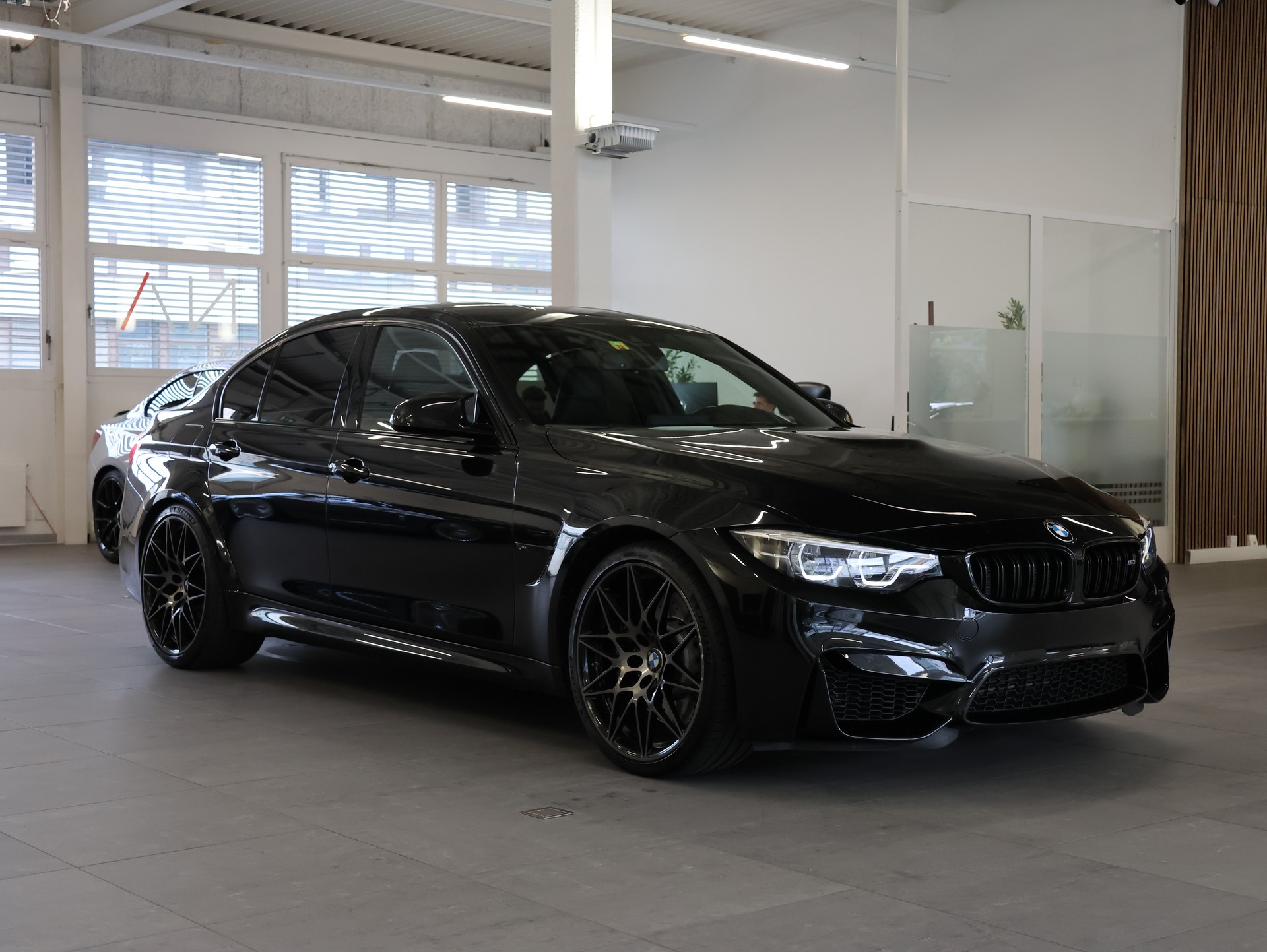 BMW M3 Competition Drivelogic *Harman & Kardon* *Aulitzky Abgassanlage* *M-Performance*-showroom-element-1
