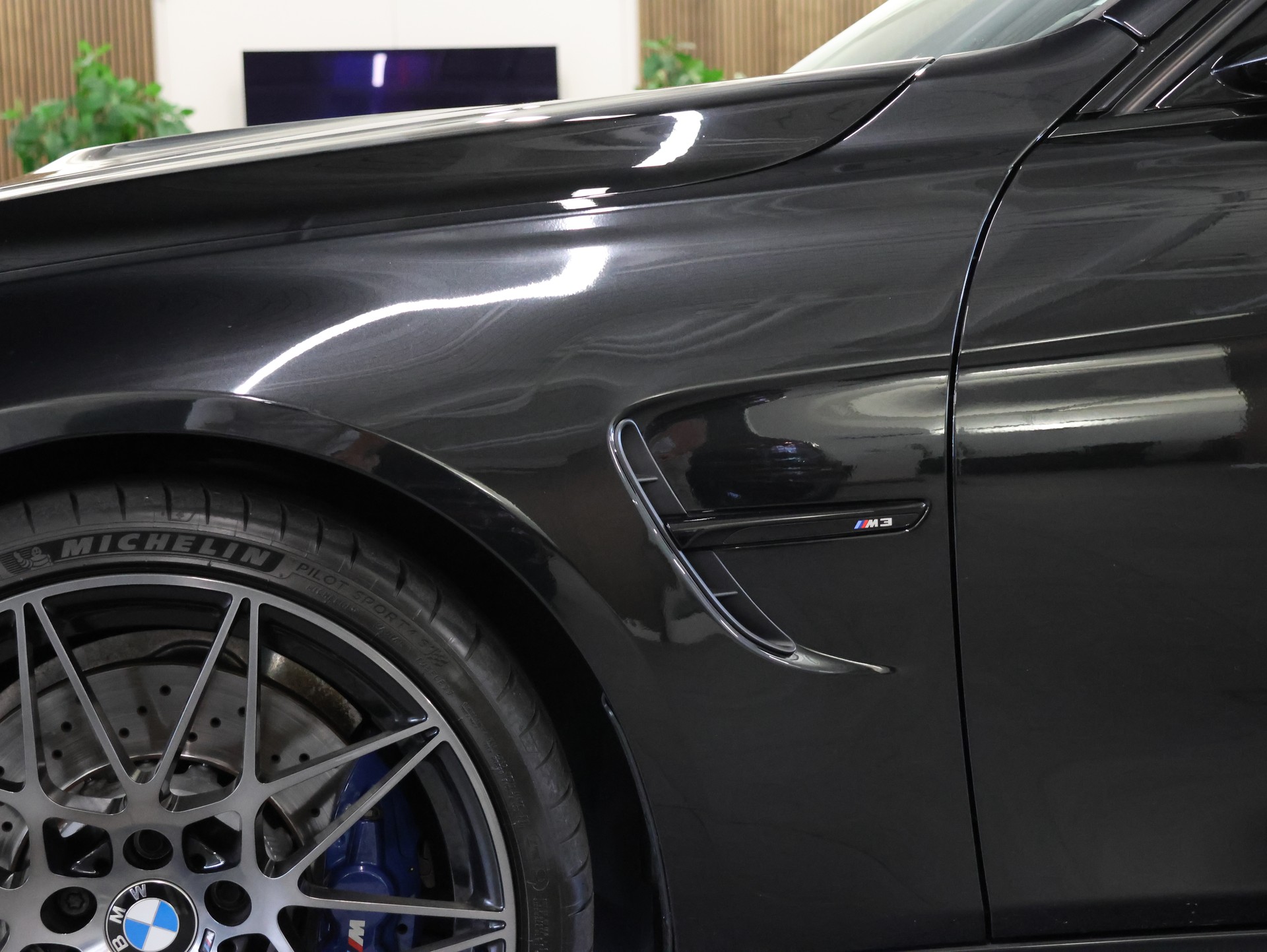 BMW M3 Competition Drivelogic *Harman & Kardon* *Aulitzky Abgassanlage* *M-Performance*-image-17