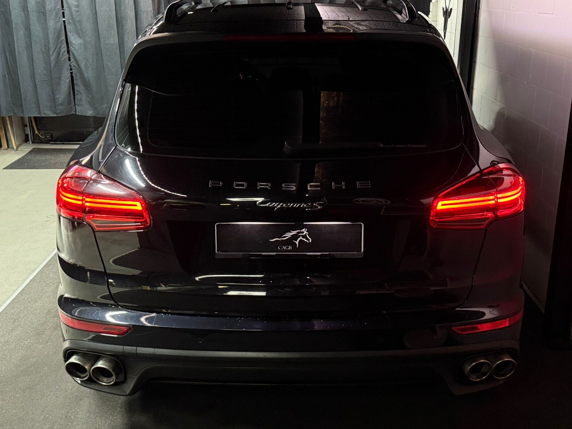 PORSCHE Cayenne S-image-4