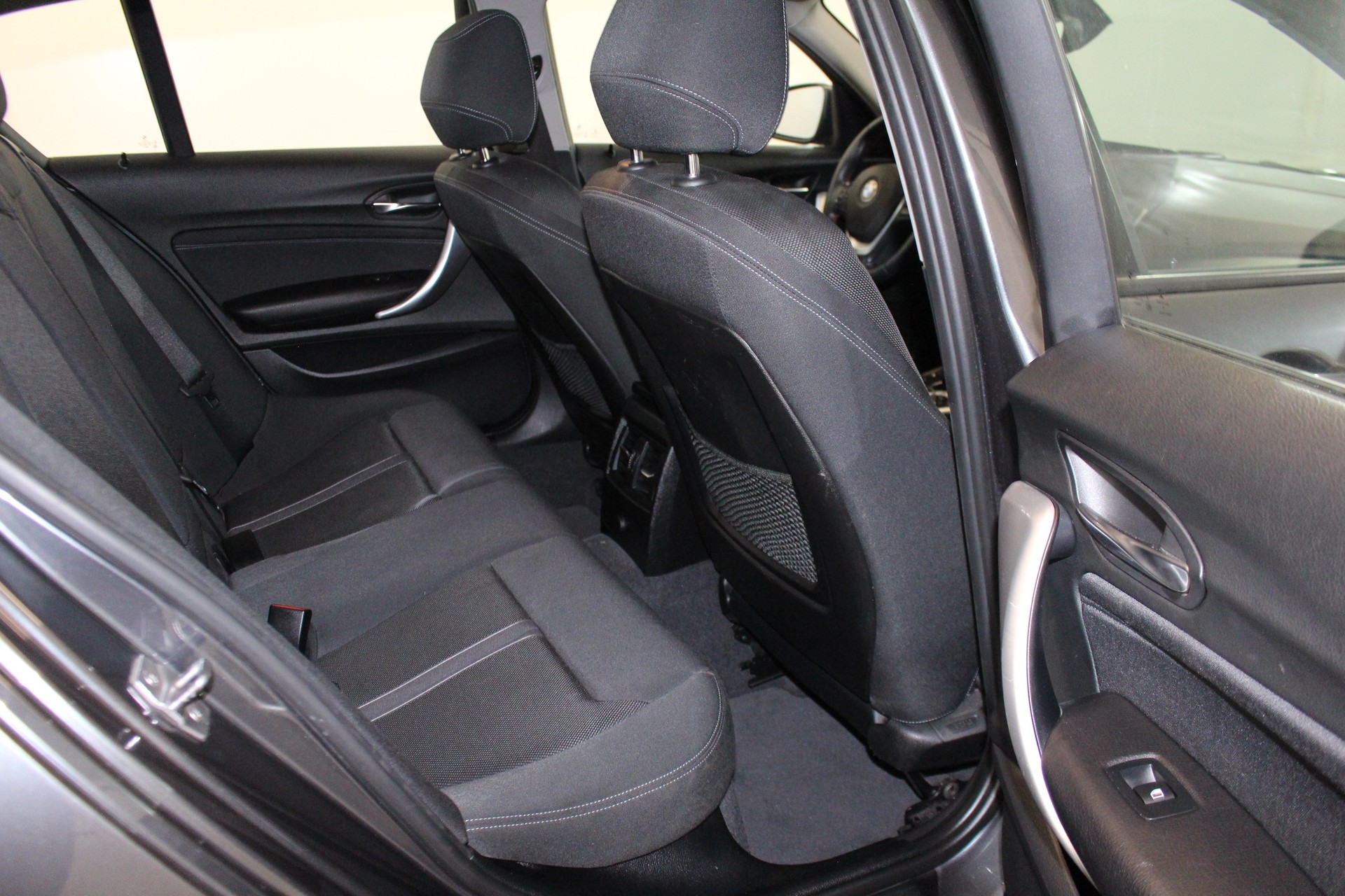 BMW 118d-image-9