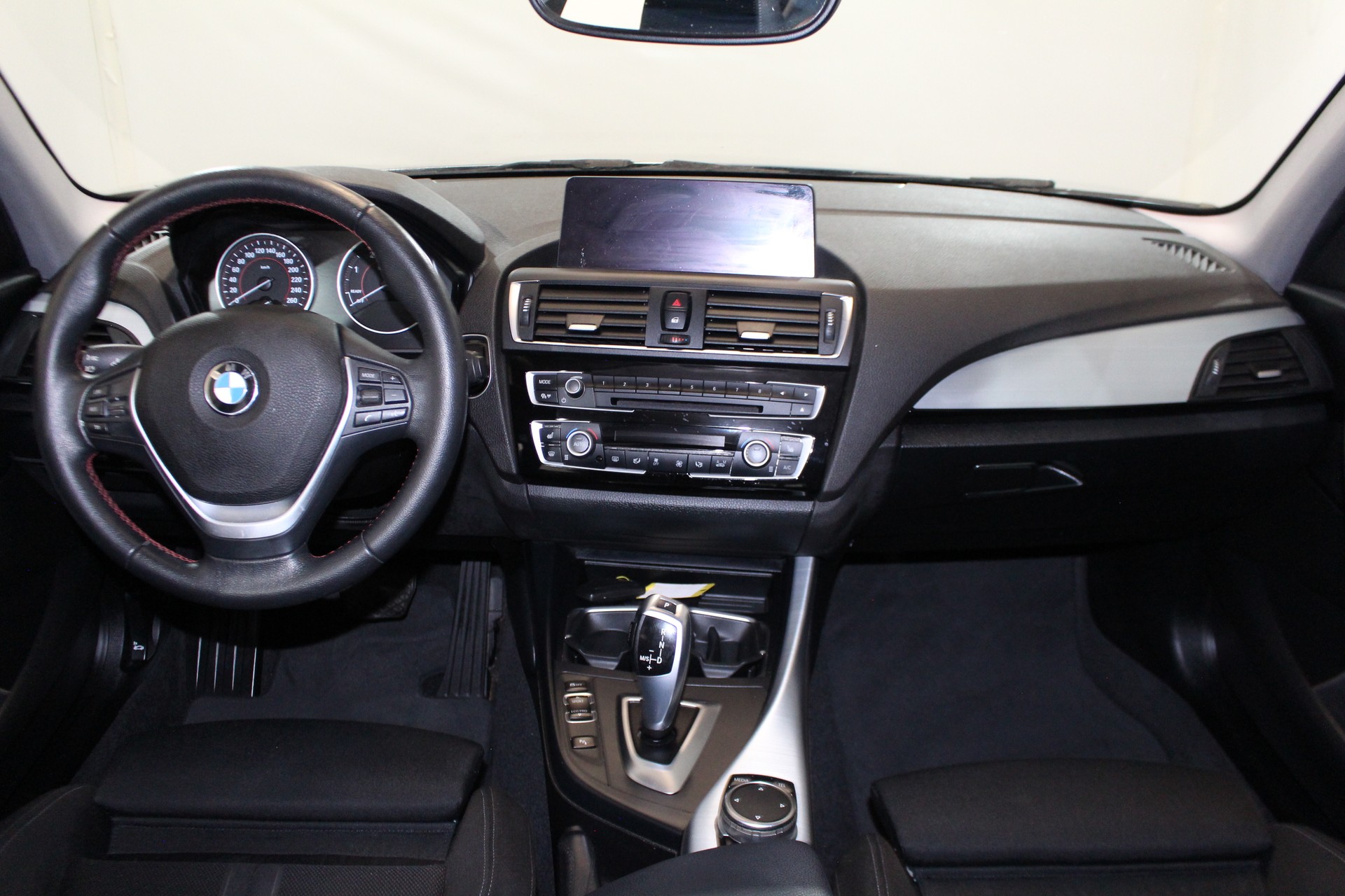 BMW 118d-image-12