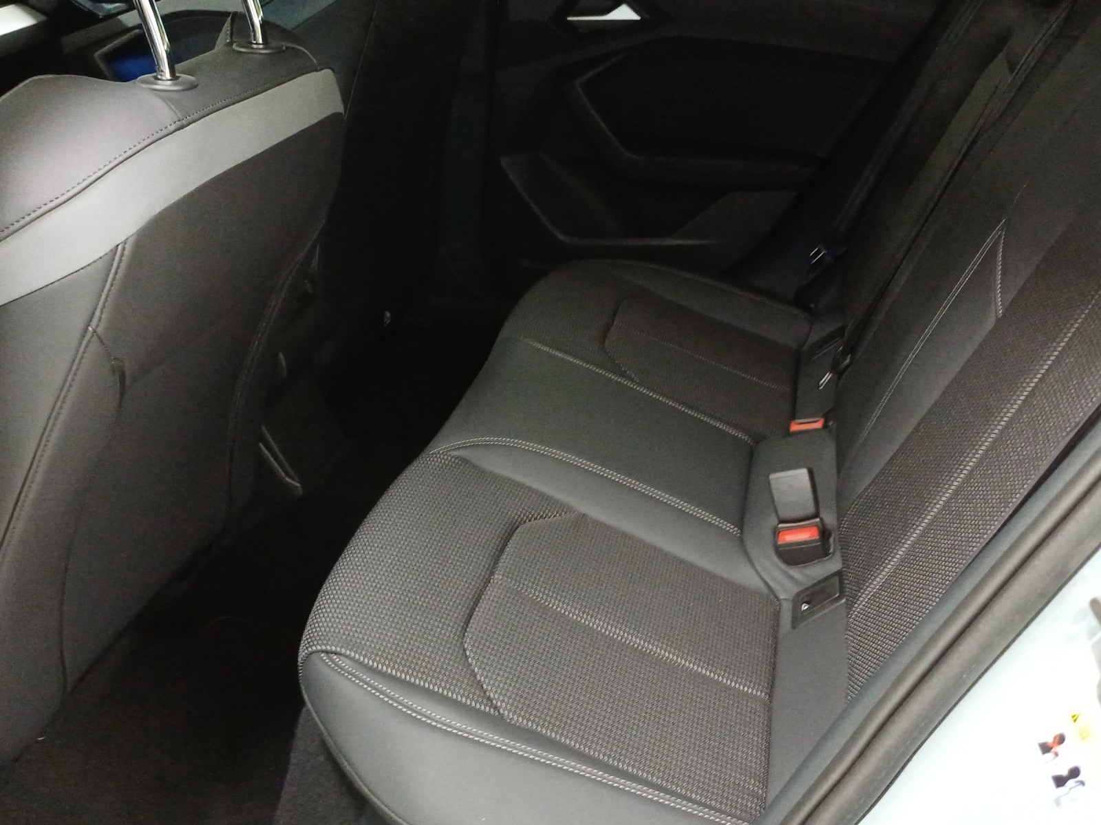 AUDI A1 Sportback 35 TFSI S Line S-tronic-image-11