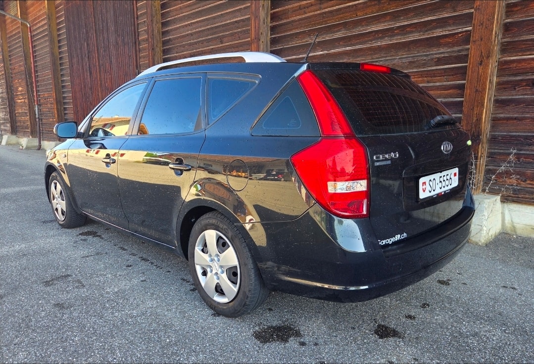 KIA Cee'd Sporty Wagon 1.4 16V _seven-image-2