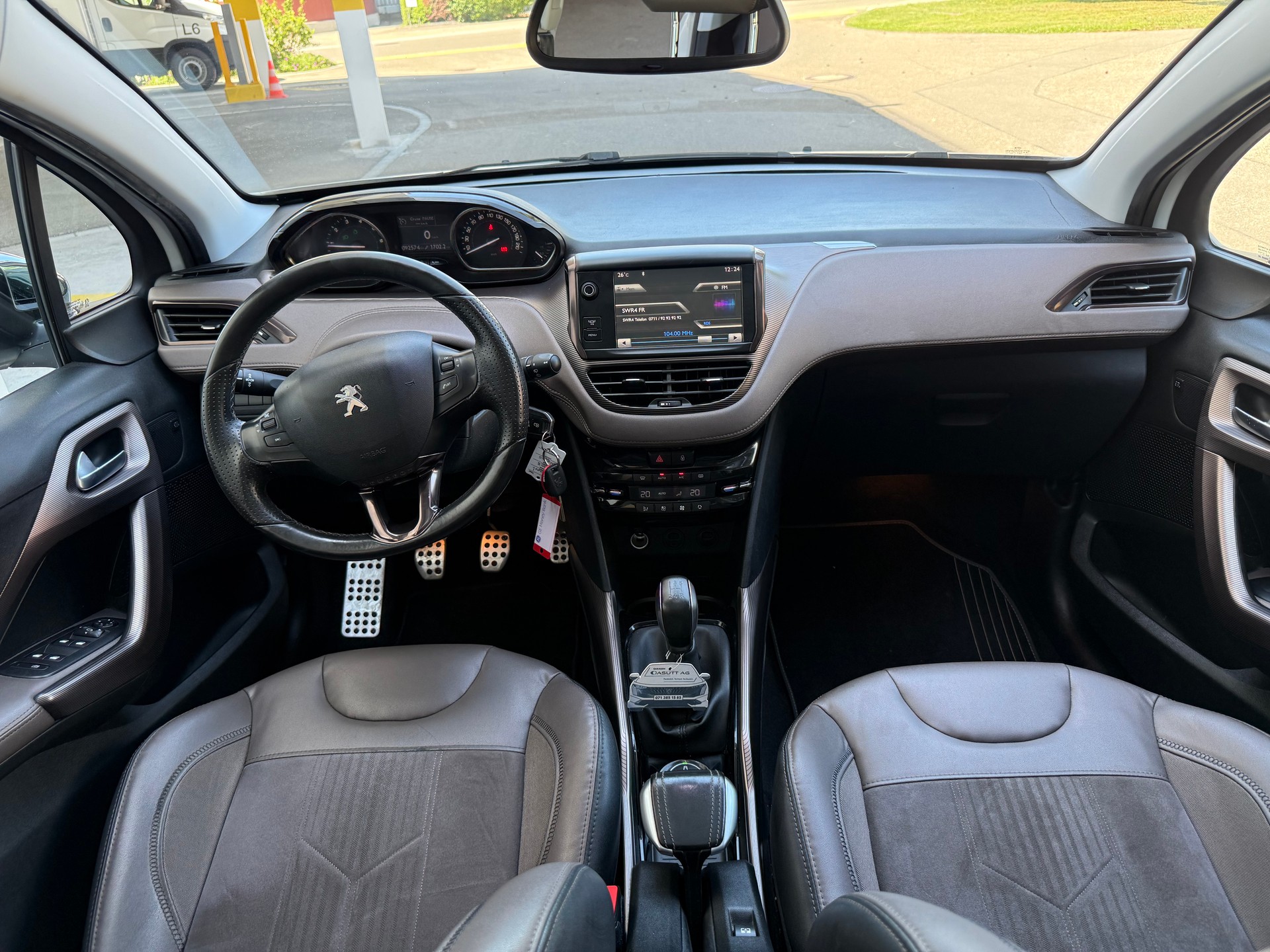 PEUGEOT 2008 1.6 VTI Allure-image-8
