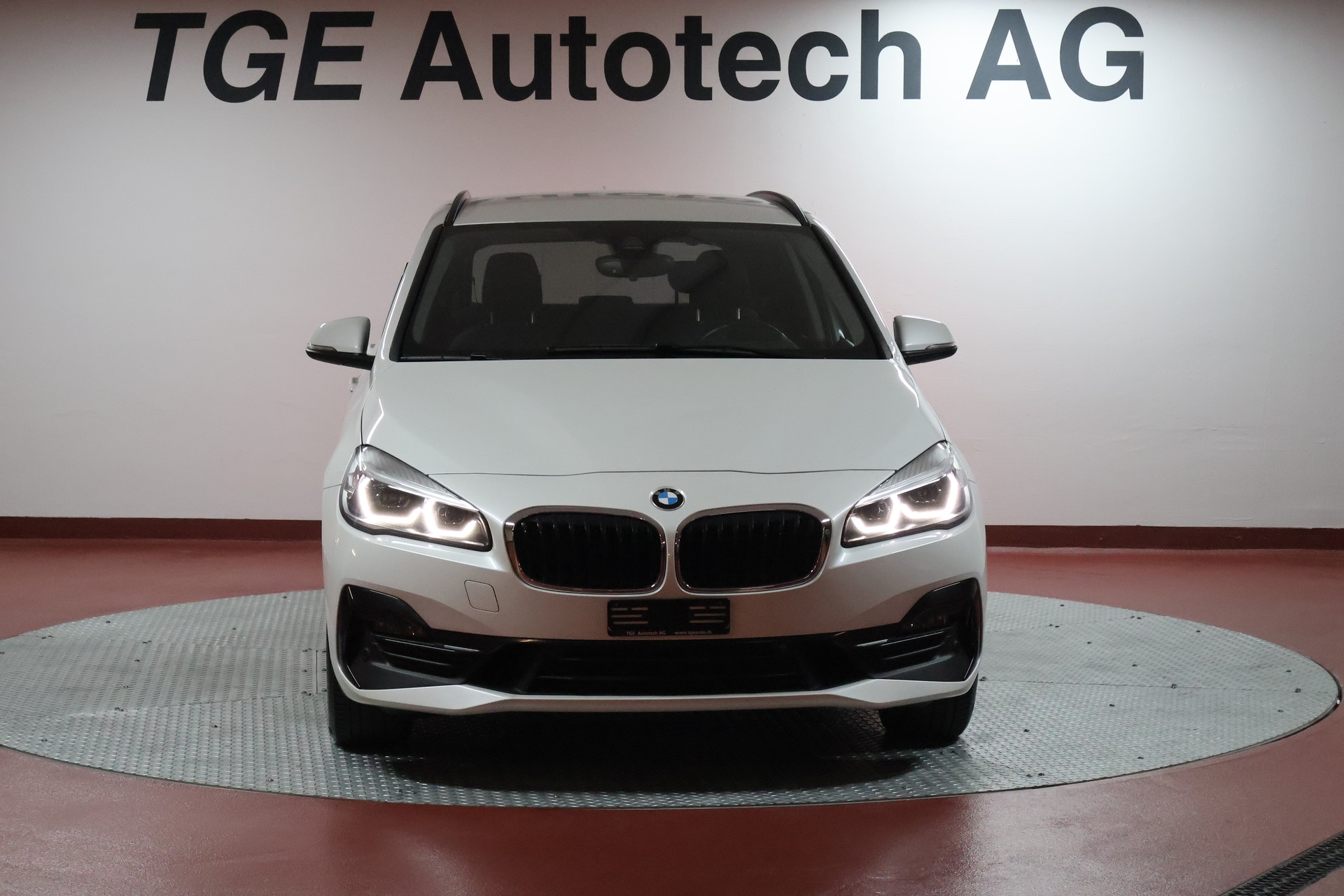 BMW 218d xDrive Active Tourer Steptronic Sport Line-showroom-element-1