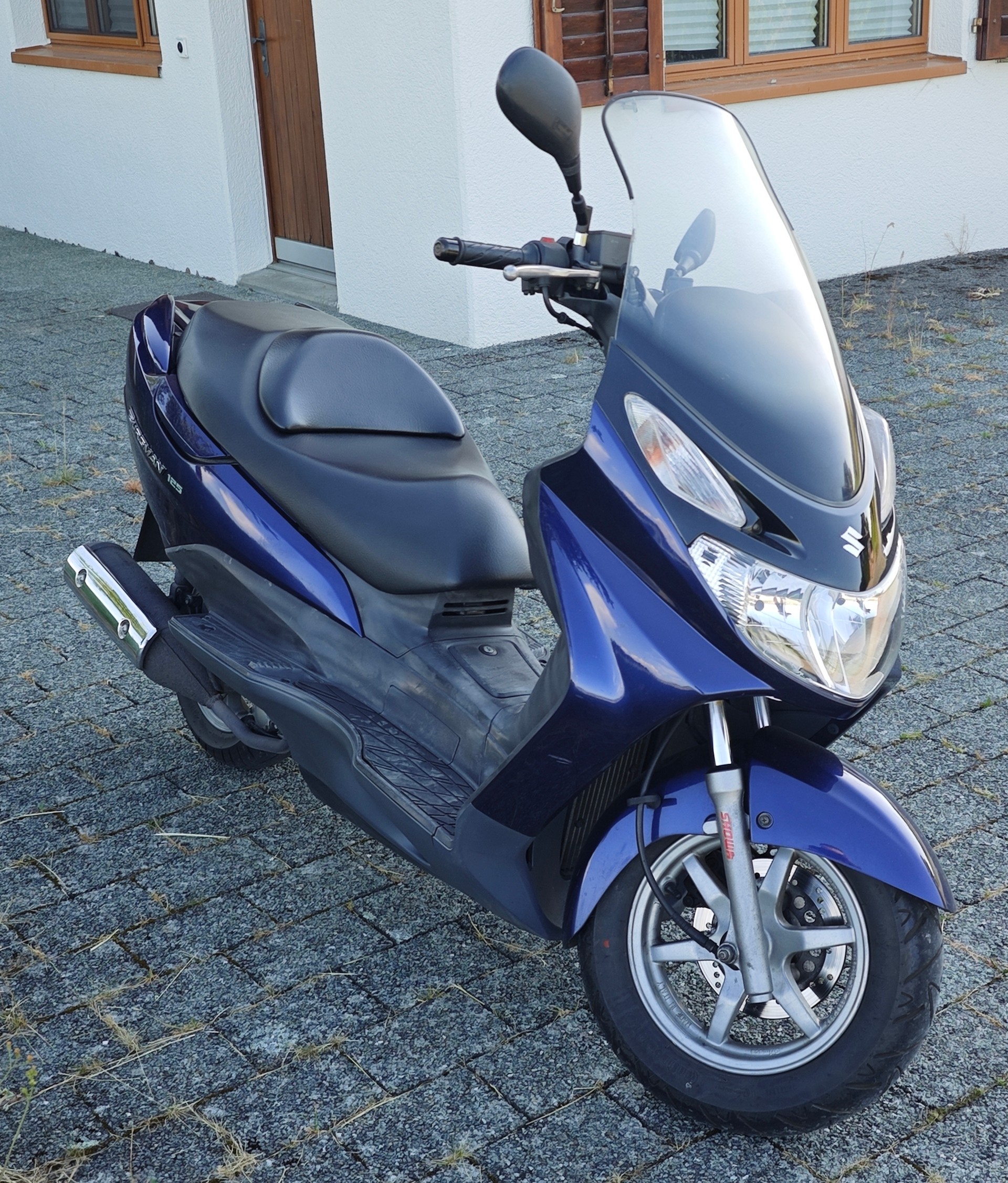 SUZUKI UH 125 K3/K4 Burgman-image-1