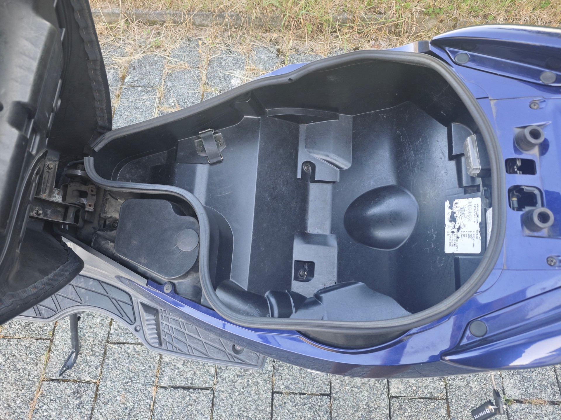 SUZUKI UH 125 K3/K4 Burgman-image-10