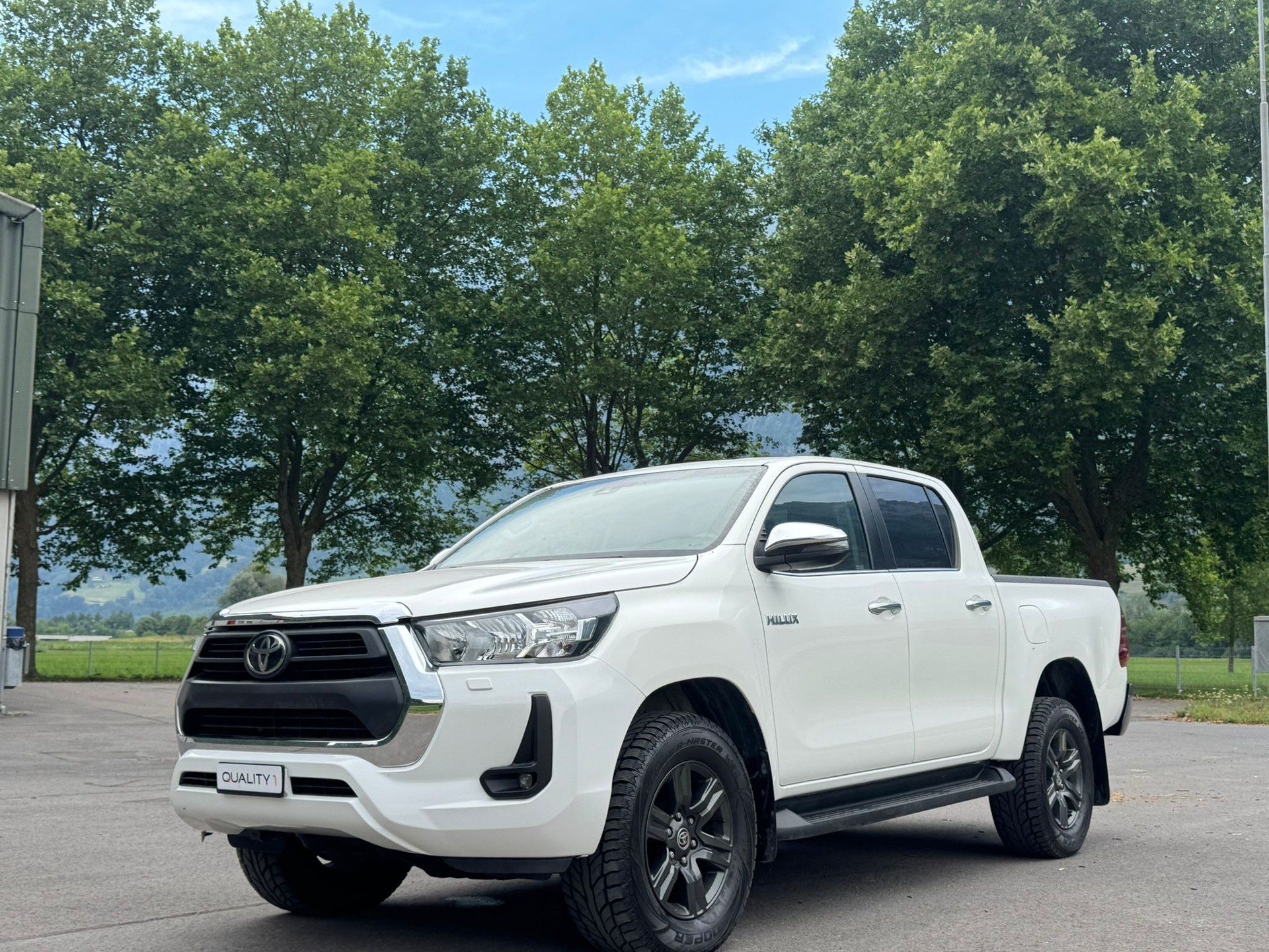 TOYOTA Hilux 2.4D-4D Style Double Cab 4x4 A-showroom-element-2
