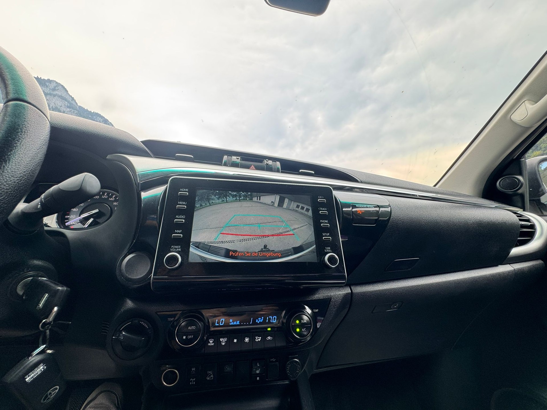 TOYOTA Hilux 2.4D-4D Style Double Cab 4x4 A-image-17