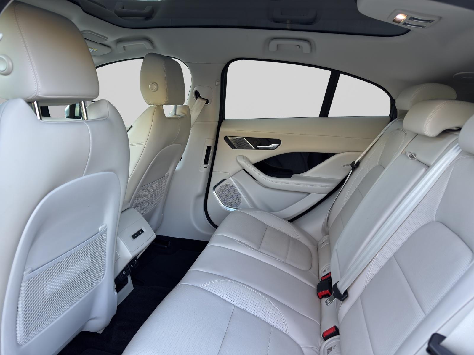 JAGUAR I-Pace EV400 HSE AWD 1.99% Leasing / Luftfederung-image-10