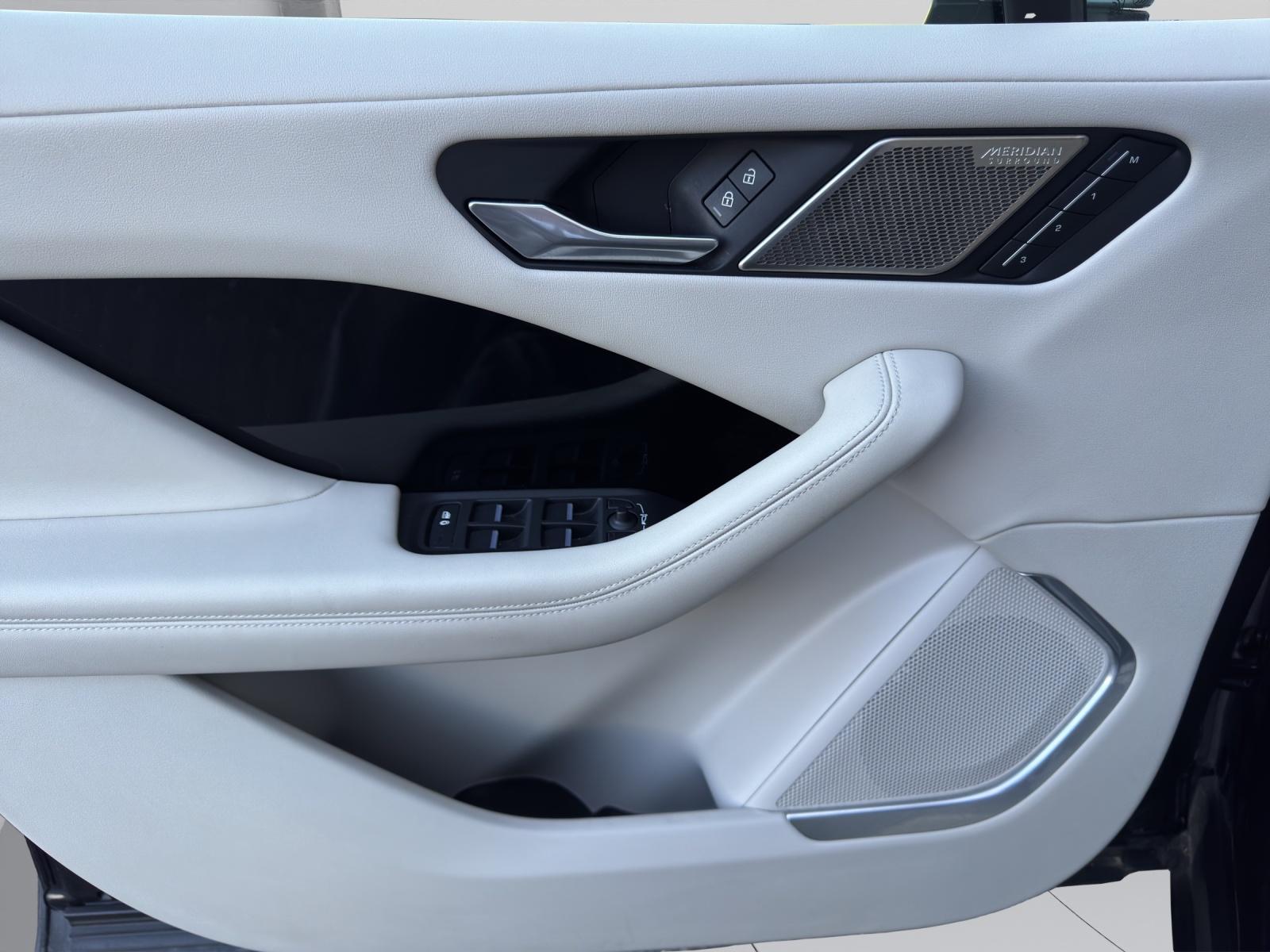 JAGUAR I-Pace EV400 HSE AWD 1.99% Leasing / Luftfederung-image-9