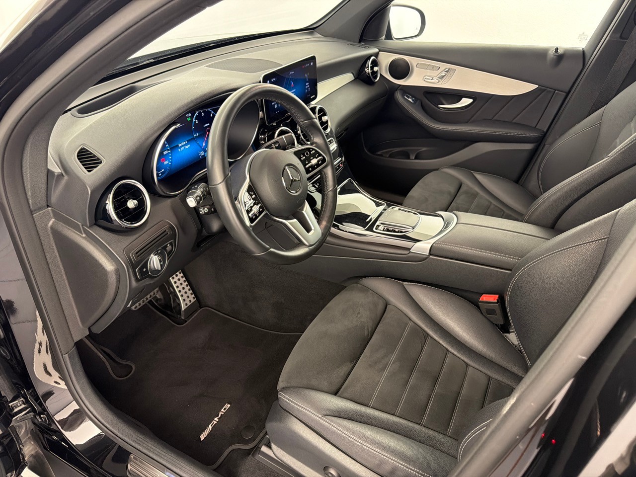 MERCEDES-BENZ GLC 220 d AMG Line 4Matic-image-4