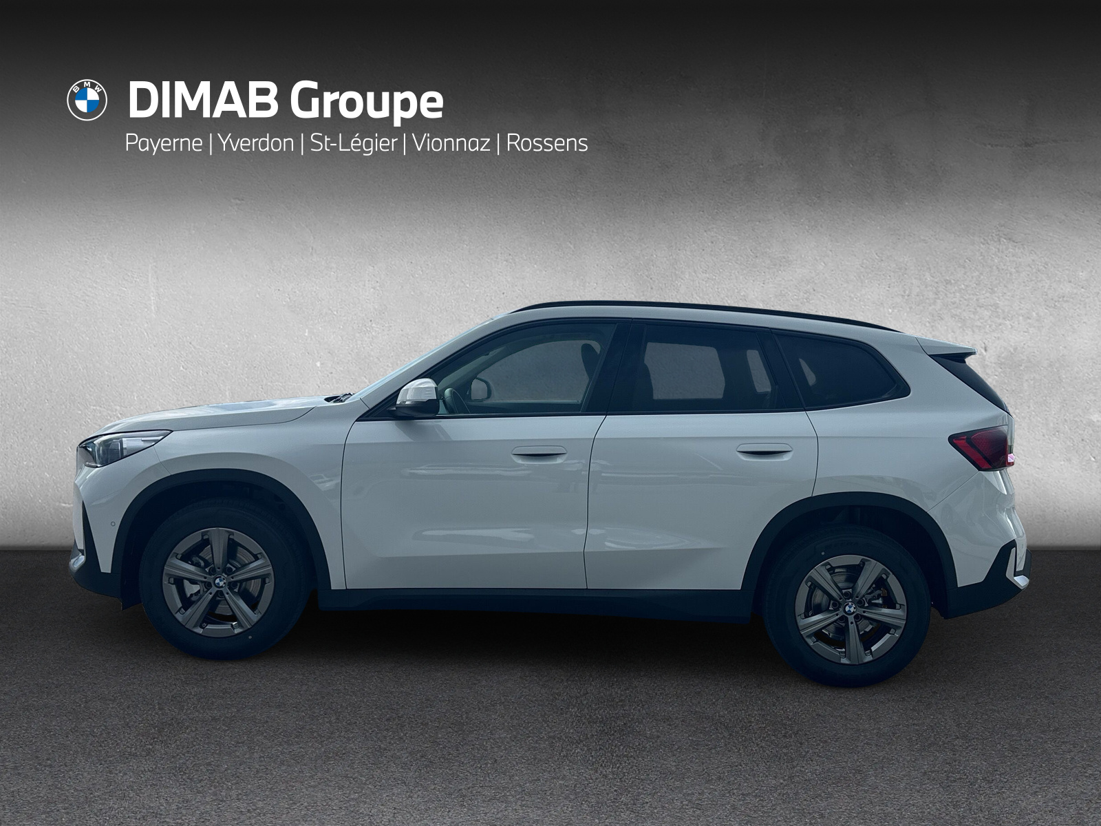 BMW X1 sDrive 18d-showroom-element-1