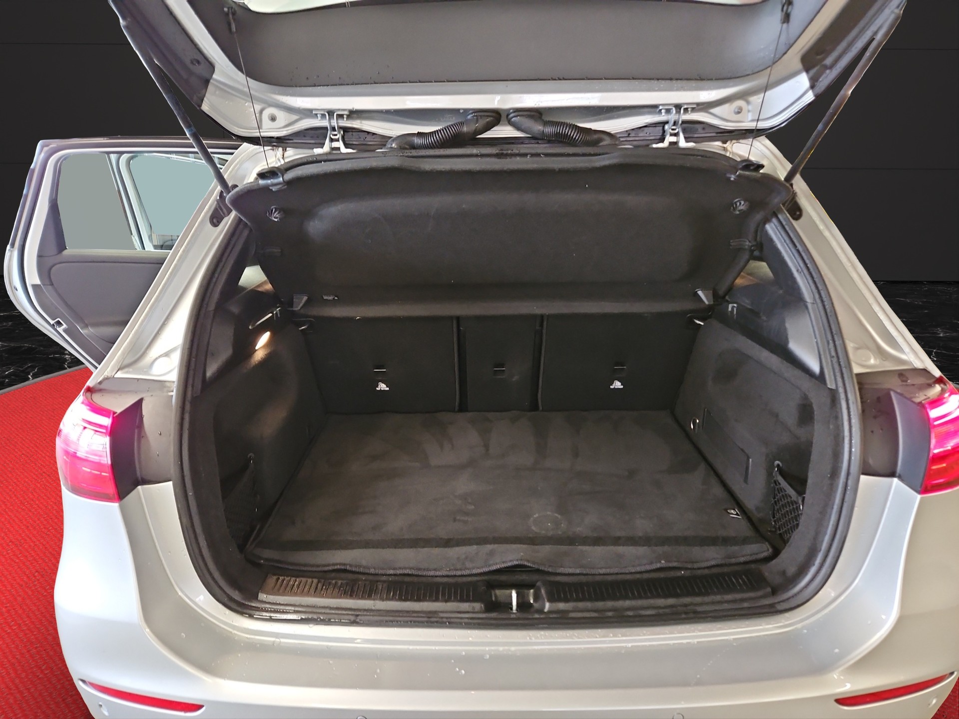 MERCEDES-BENZ B 180 d Progressive 7G-DCT-image-12
