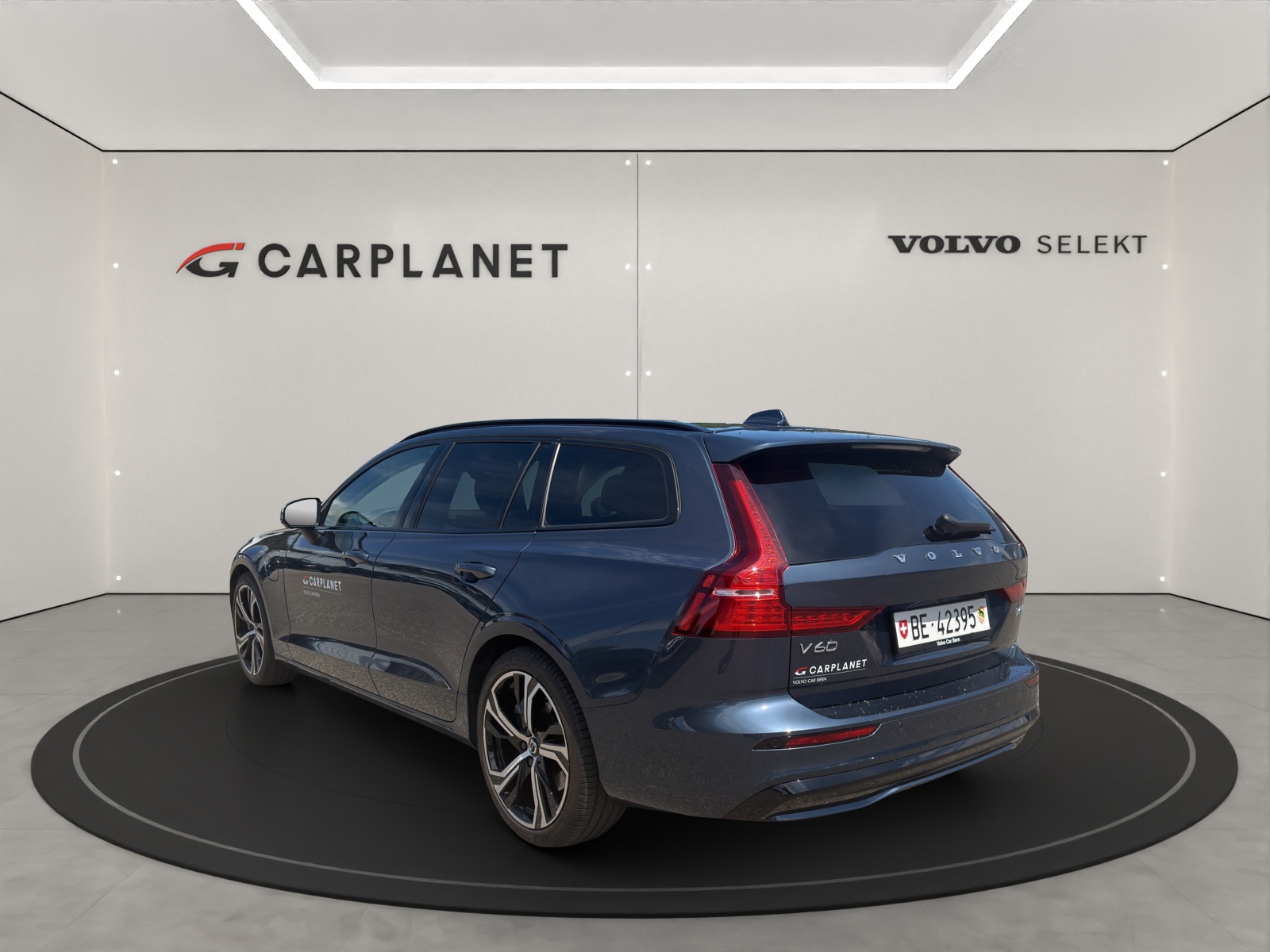 VOLVO V60 2.0 T6 TE Plus Dark eAWD .-showroom-element-3