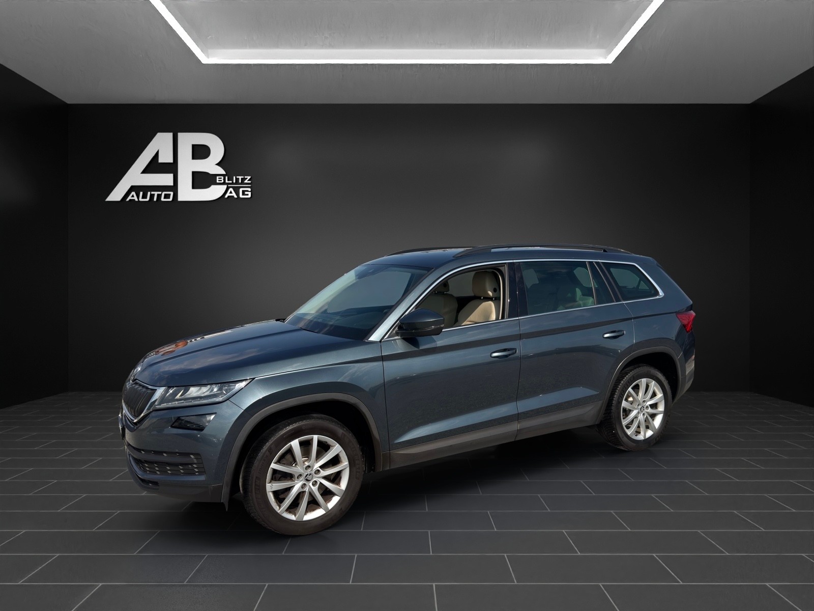 SKODA Kodiaq 2.0 TSI Style DSG 4x4 mit 180 PS * 7-Plätzer *-showroom-element-1
