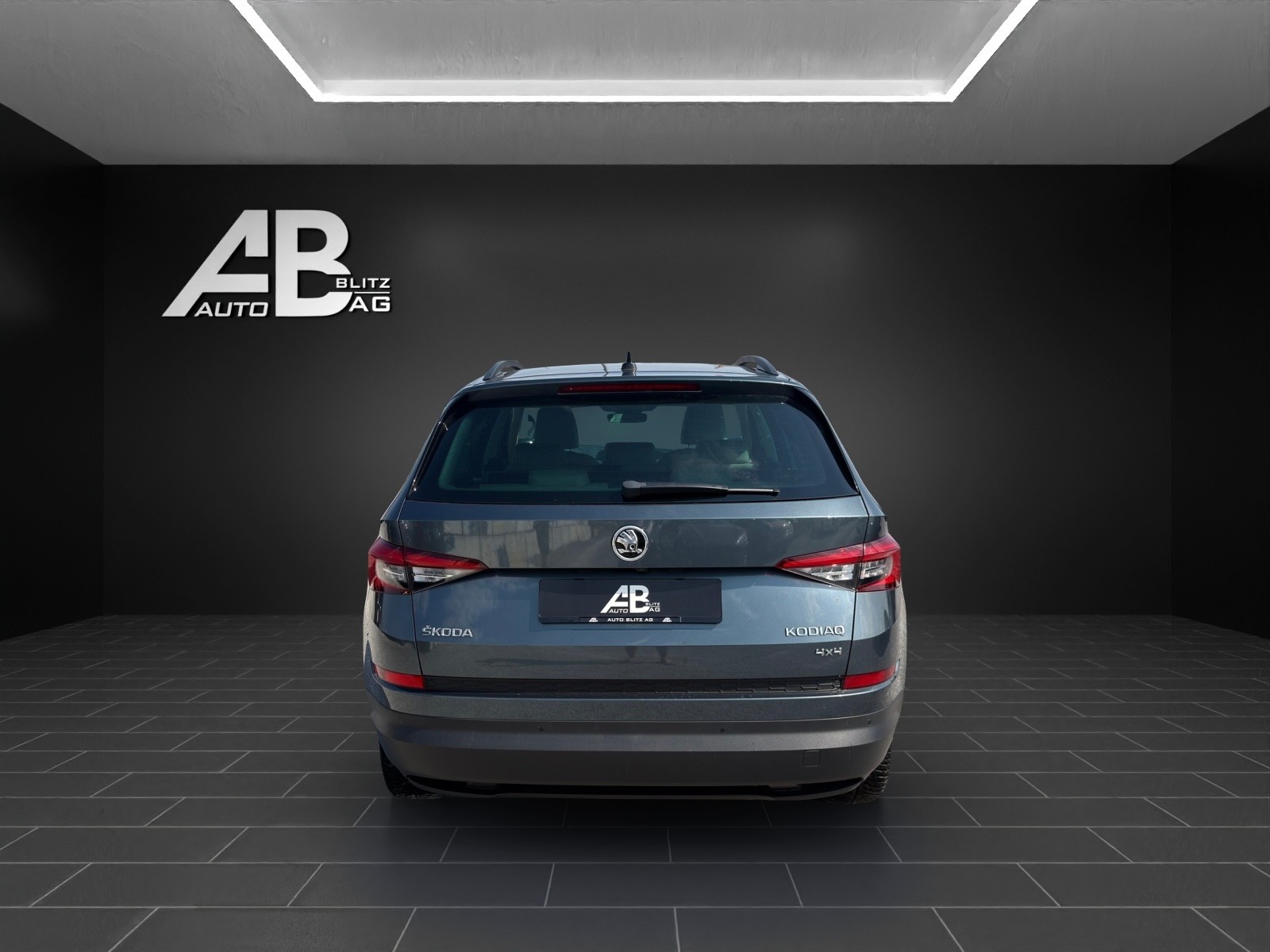 SKODA Kodiaq 2.0 TSI Style DSG 4x4 mit 180 PS * 7-Plätzer *-showroom-element-3
