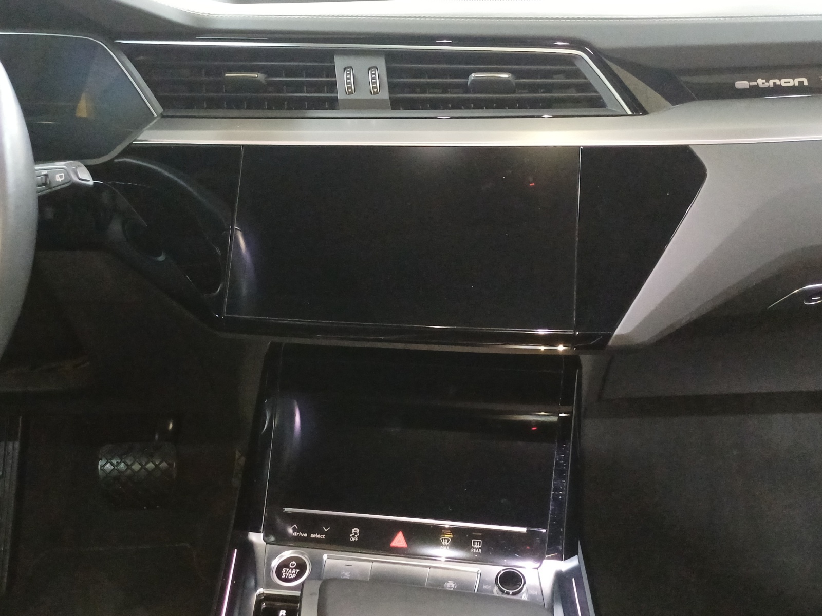 AUDI e-tron 55 Advanced quattro-image-10