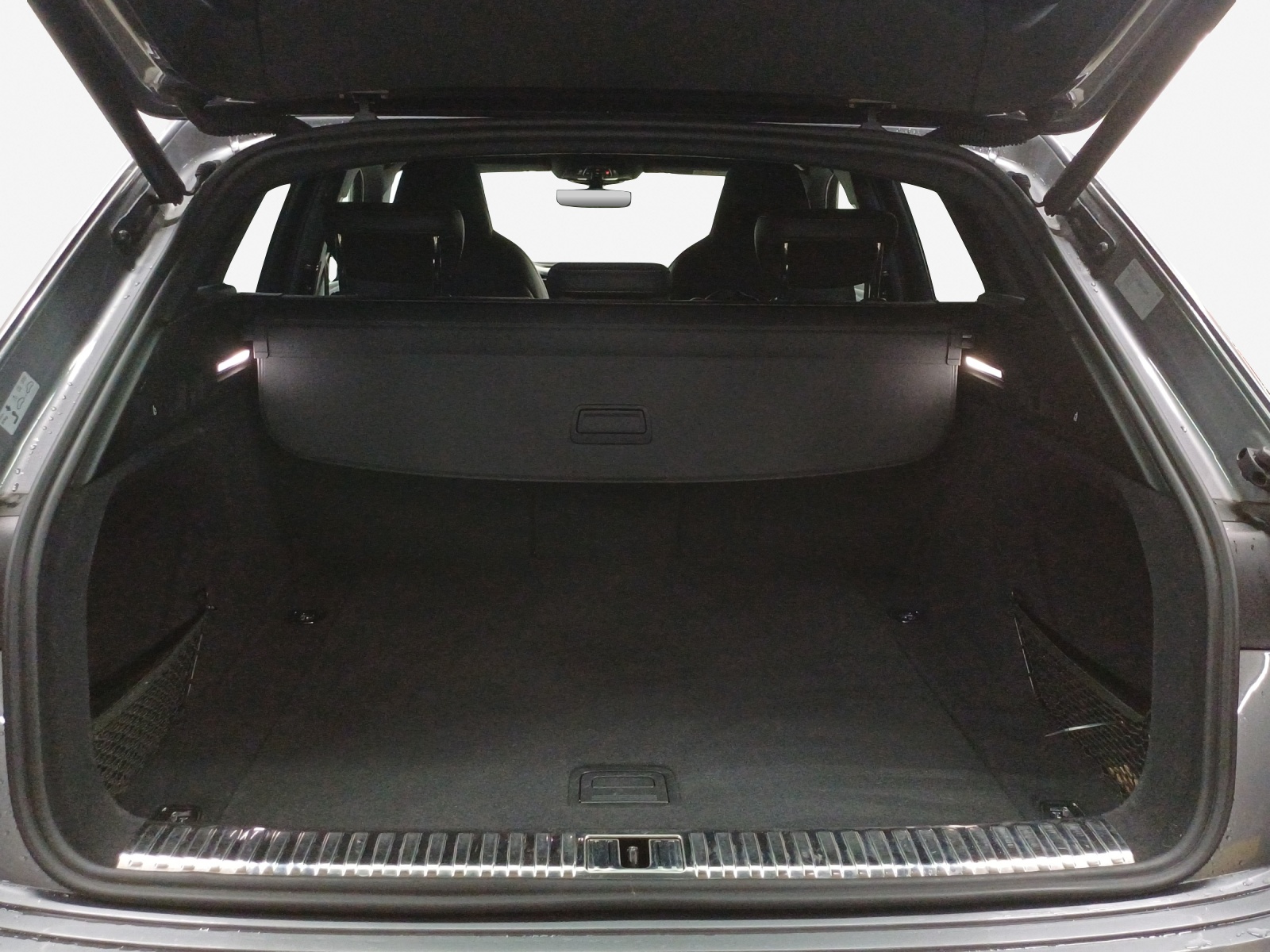 AUDI e-tron 55 Advanced quattro-image-12