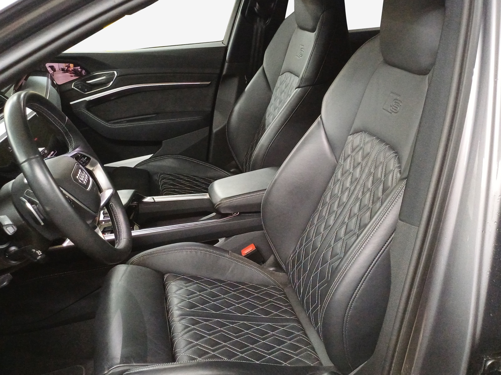 AUDI e-tron 55 Advanced quattro-image-7