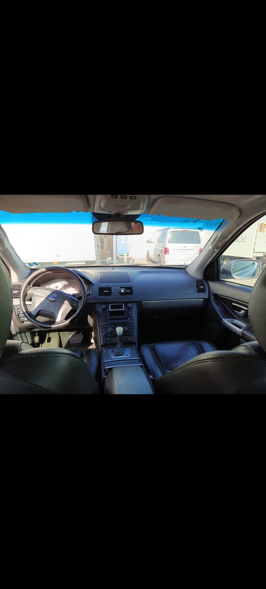 VOLVO XC90-image-9