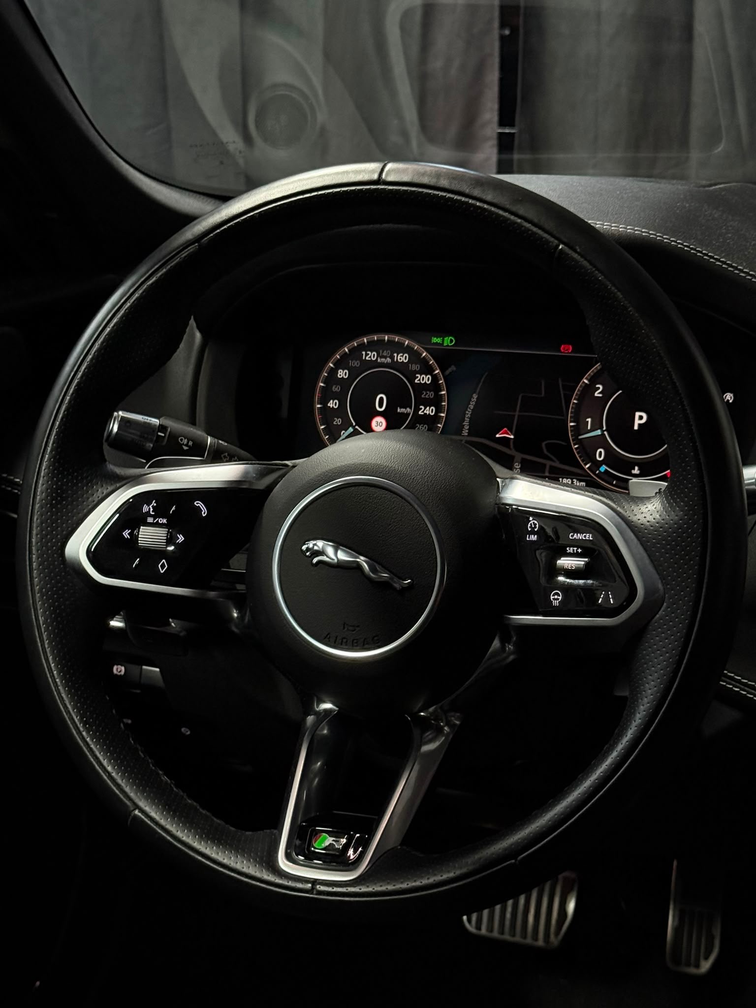 JAGUAR XE 2.0 R-Dynamic S P300 AWD Automat / ALL BLACK / CH- AUTO / FULL OPTIONS /-image-23