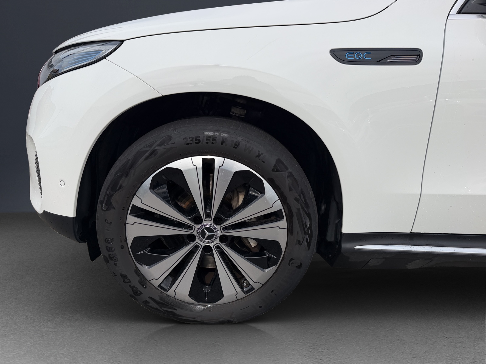 MERCEDES-BENZ EQC 400 4Matic EQ Star-image-9