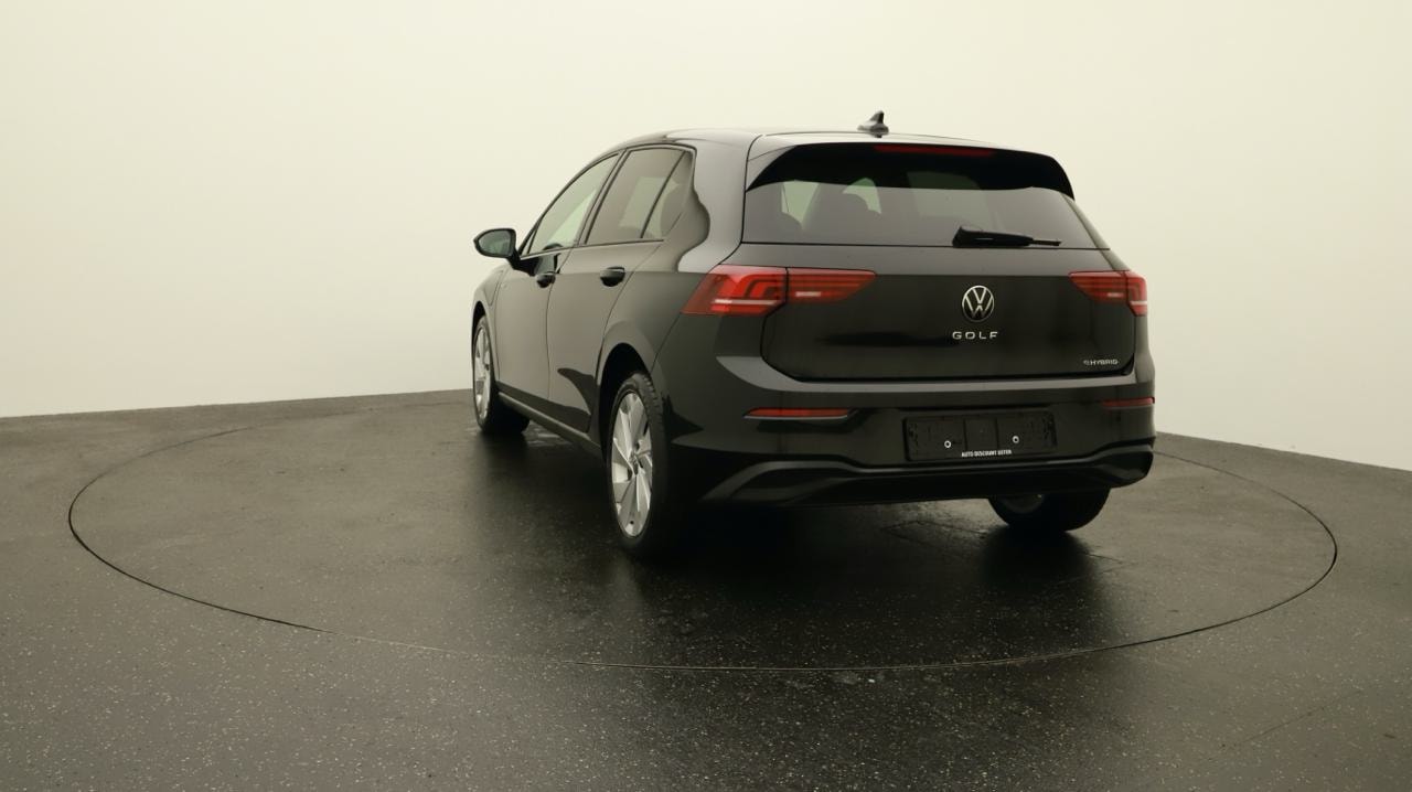VW Golf VIII 1.5 TSI PHEV Limited-showroom-element-3