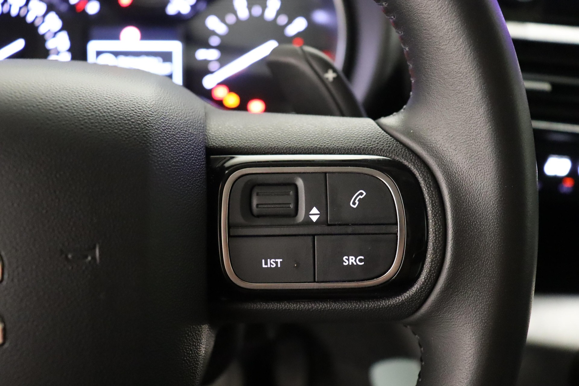 CITROEN Berlingo 1.2 PureTech 130 Feel Pack-image-12