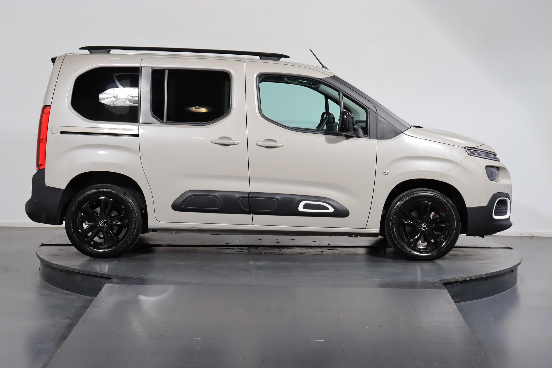 CITROEN Berlingo 1.2 PureTech 130 Feel Pack-showroom-element-1