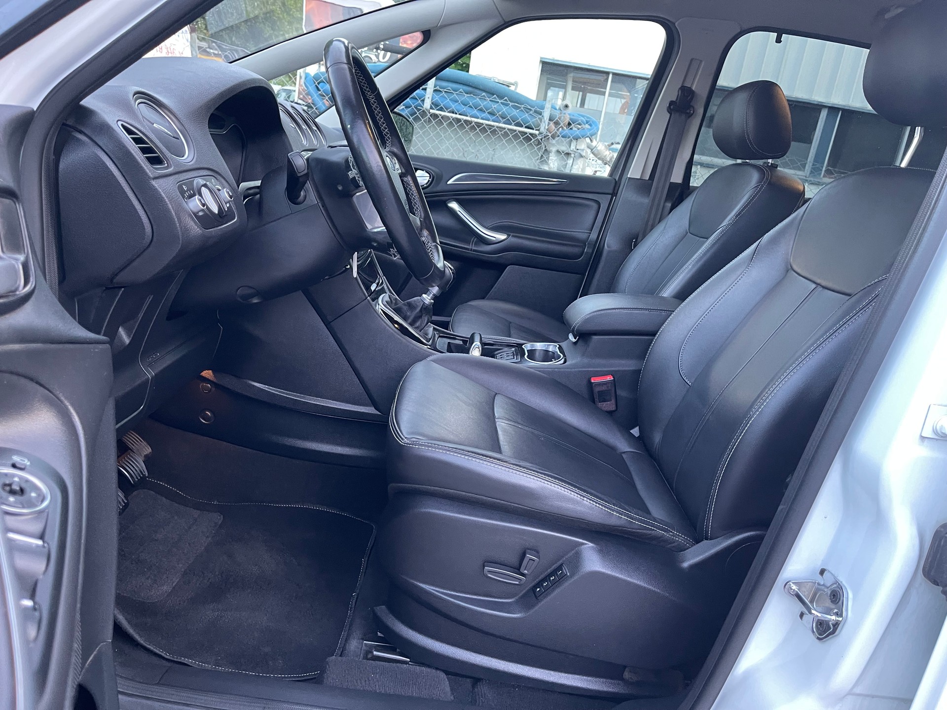 FORD S-Max 2.0 TDCi TitaniumS-image-12