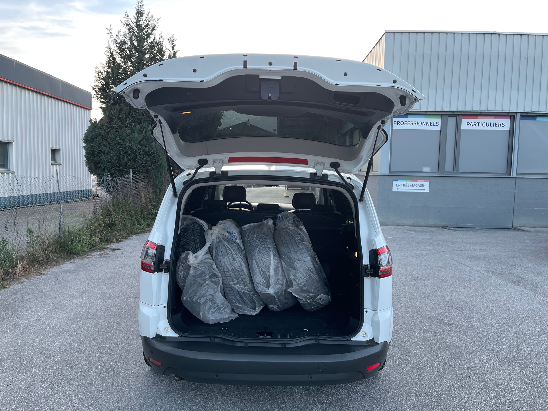 FORD S-Max 2.0 TDCi TitaniumS-showroom-element-3