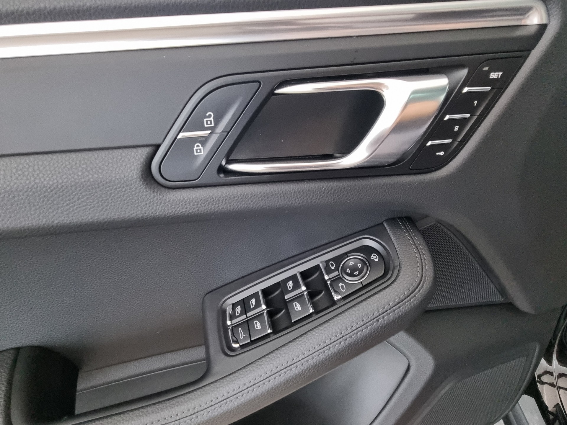 PORSCHE Macan 2.0 T-image-11