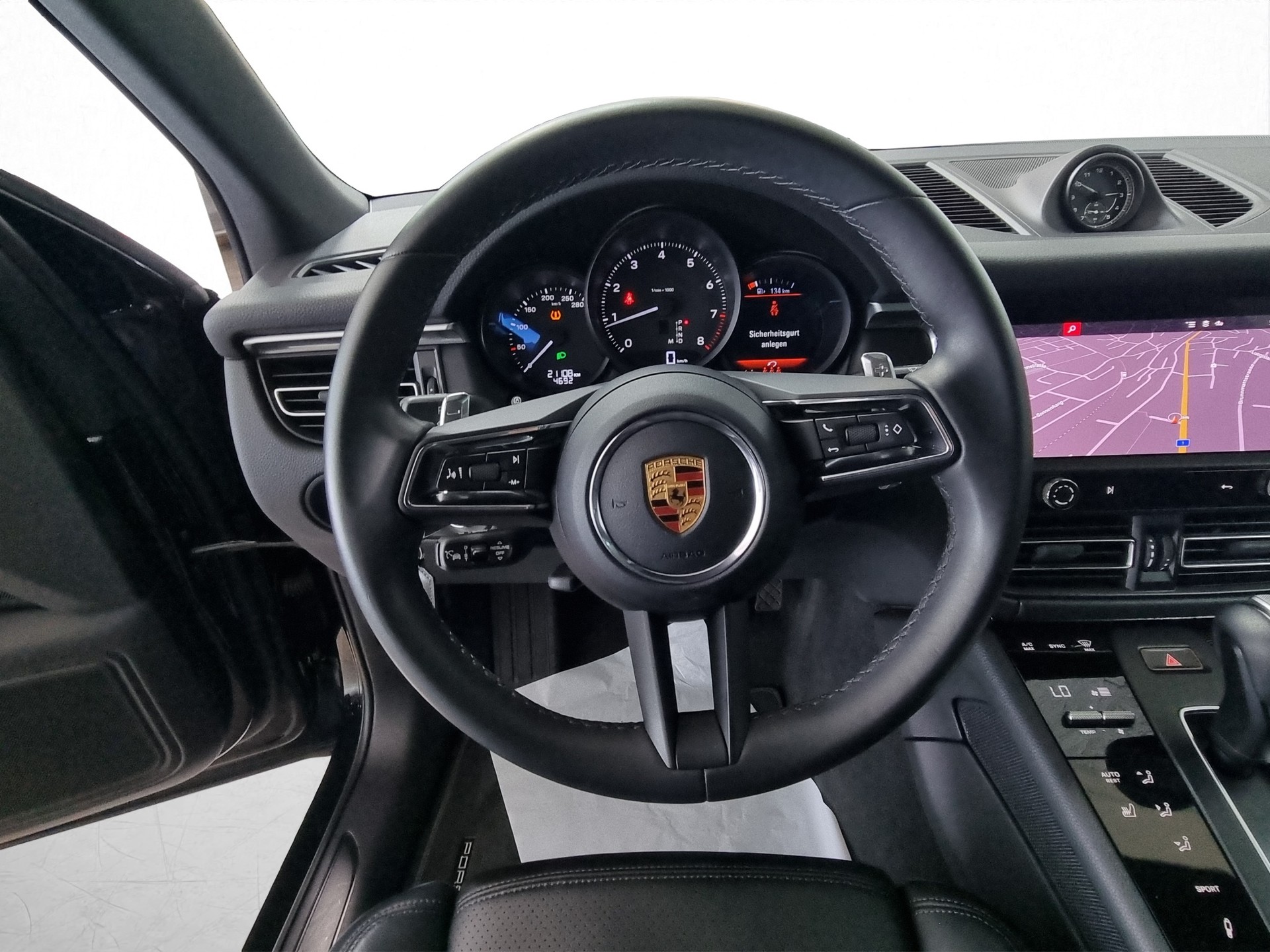 PORSCHE Macan 2.0 T-image-8