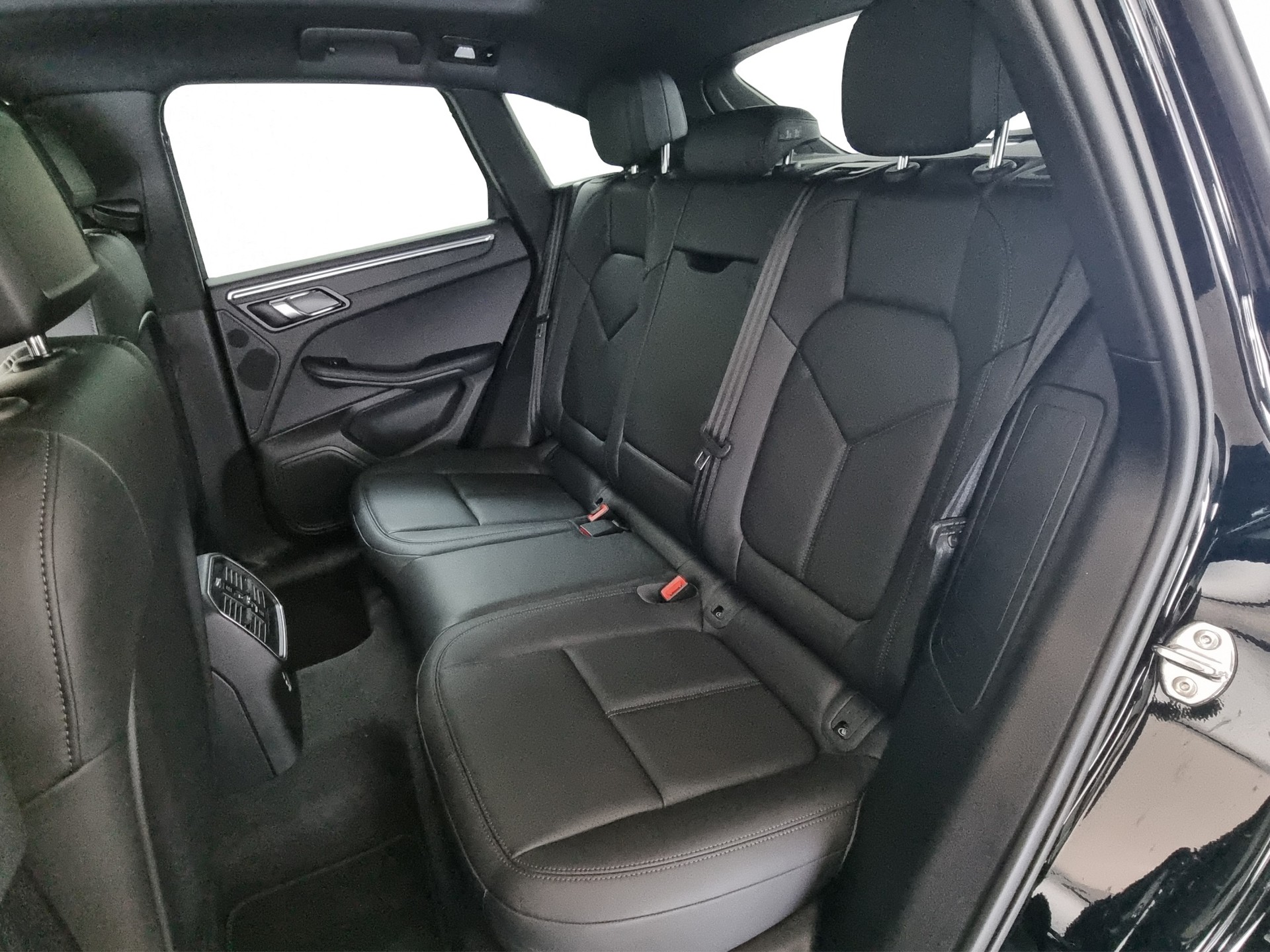PORSCHE Macan 2.0 T-image-6