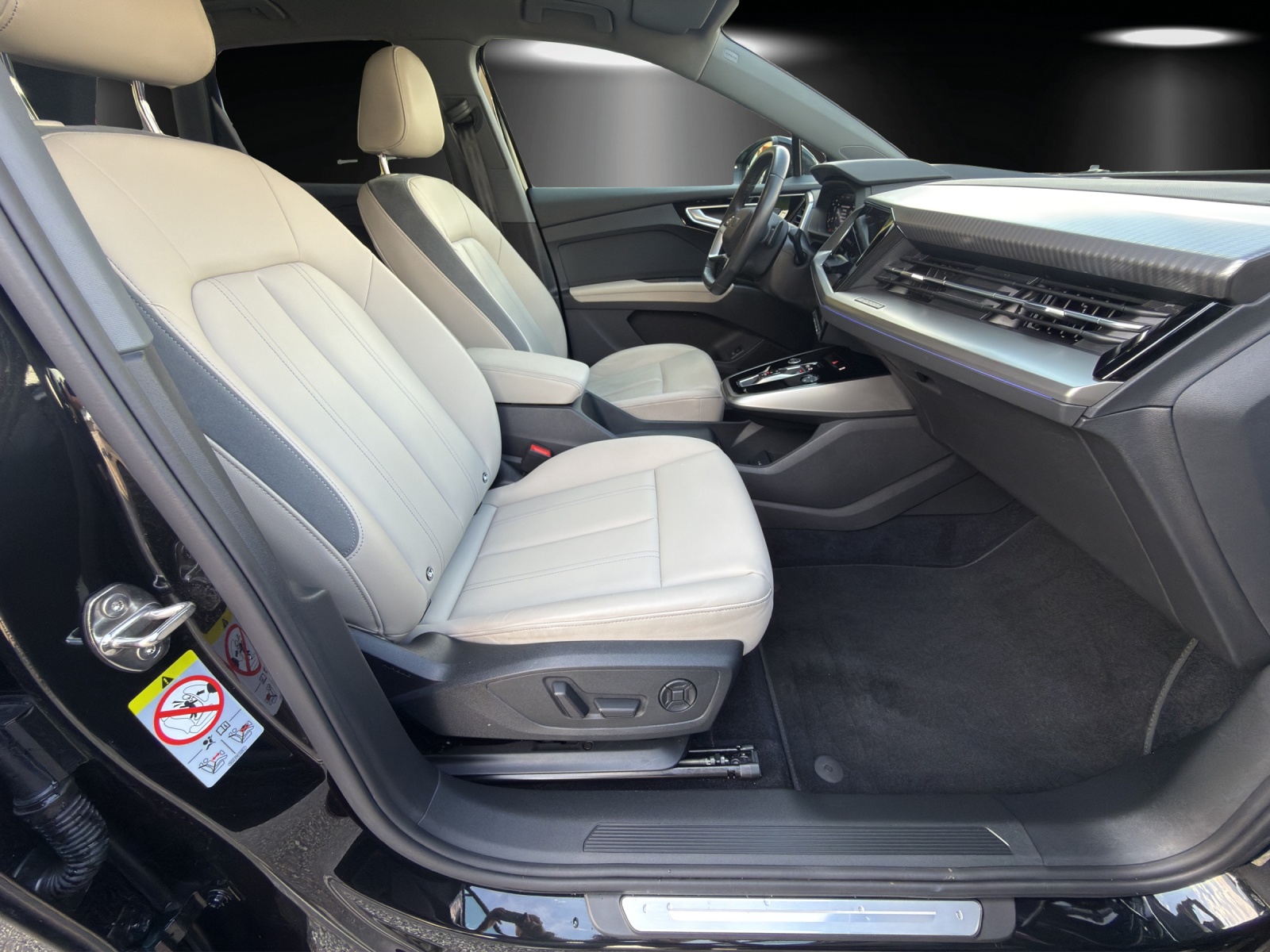 AUDI Q4 e-tron 40-image-9