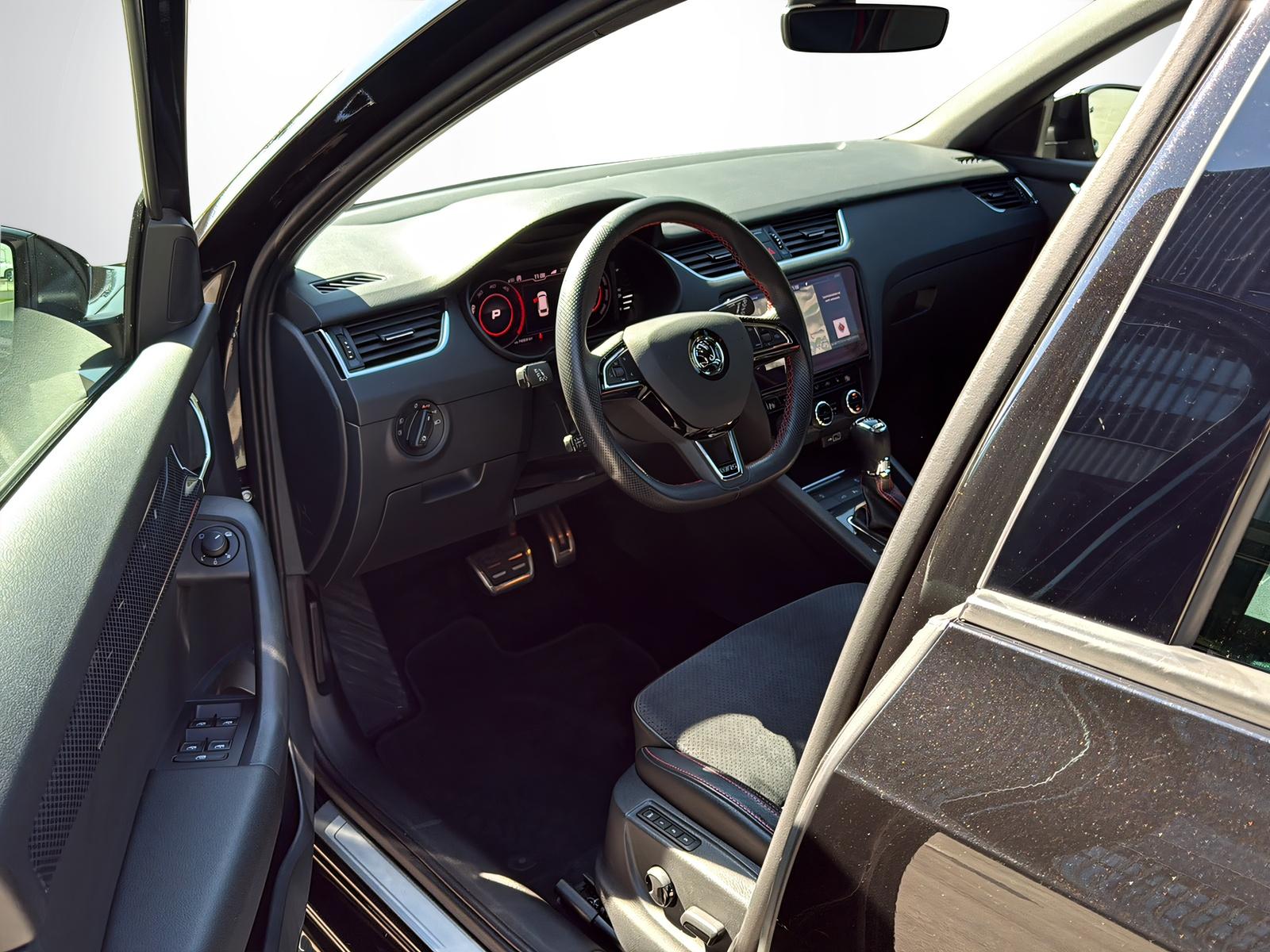 SKODA Octavia Combi 2.0 TDI 184 RS60 4x4 DSG-image-7