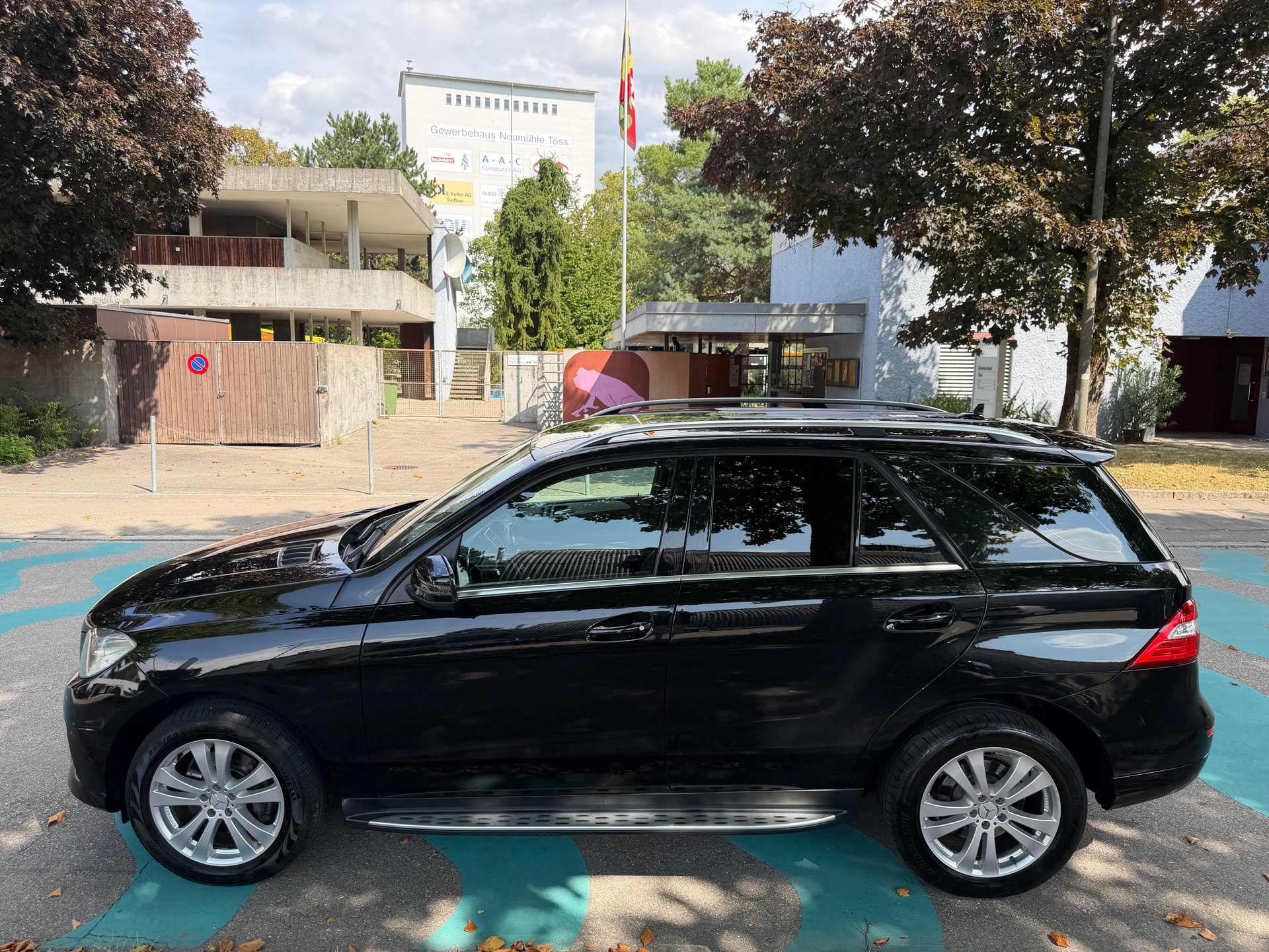 MERCEDES-BENZ ML 350 BlueTEC 4Matic 7G-Tronic-showroom-element-2