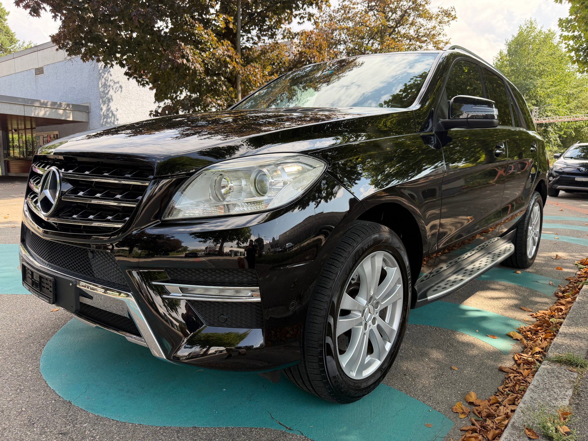 MERCEDES-BENZ ML 350 BlueTEC 4Matic 7G-Tronic-showroom-element-1