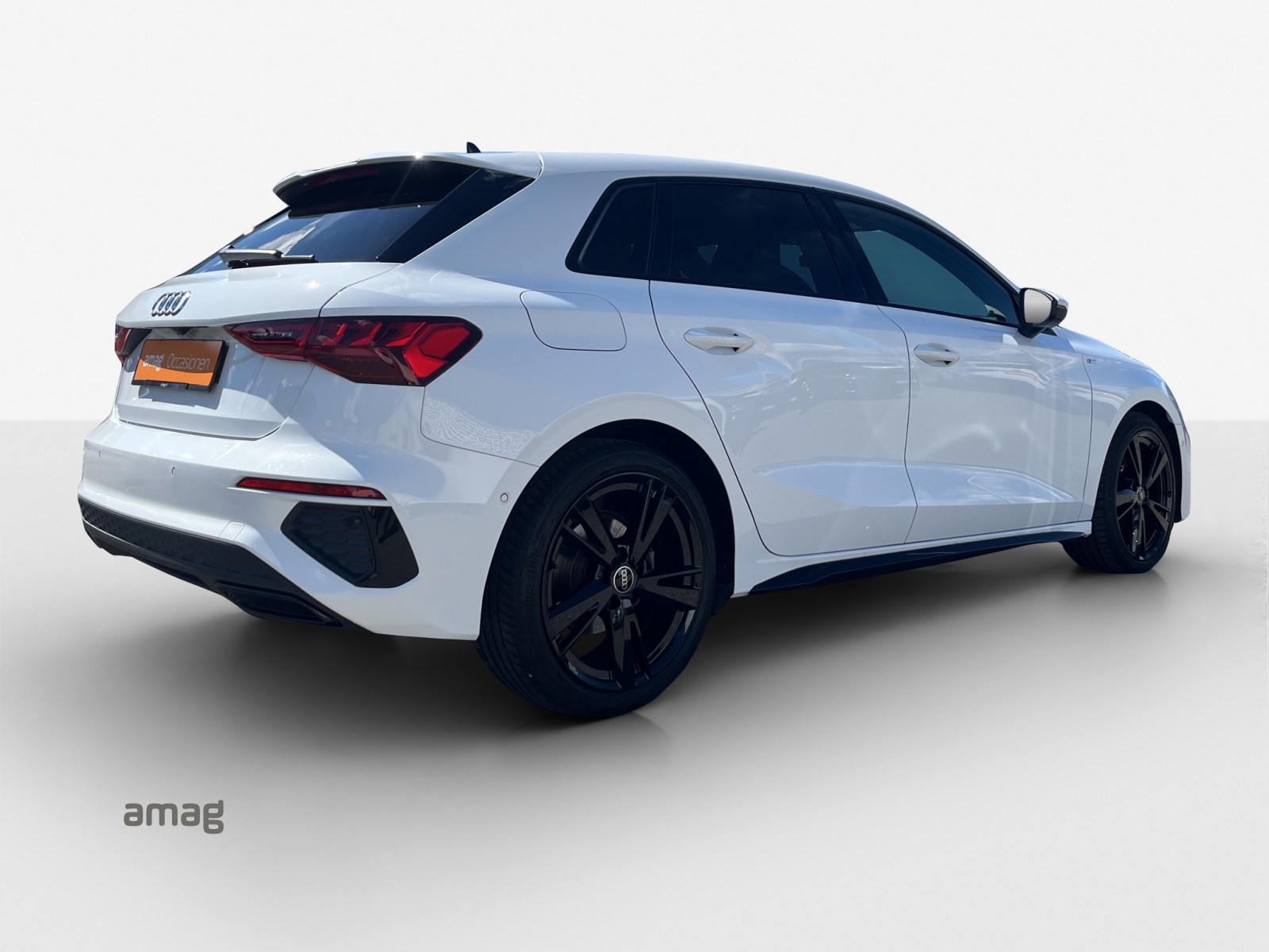AUDI A3 Sportback 35 TFSI S line Attraction S-tronic-image-4