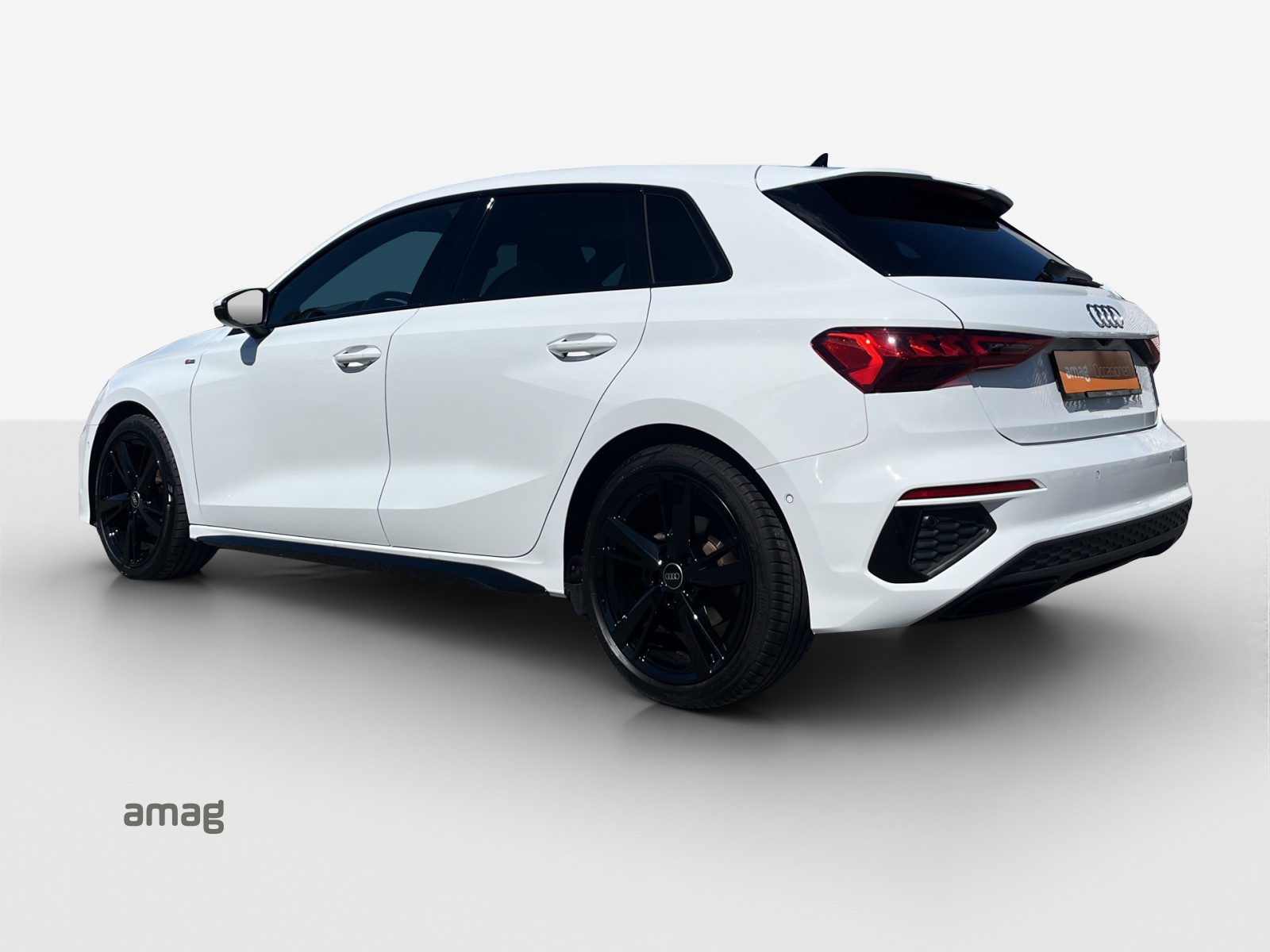 AUDI A3 Sportback 35 TFSI S line Attraction S-tronic-showroom-element-2