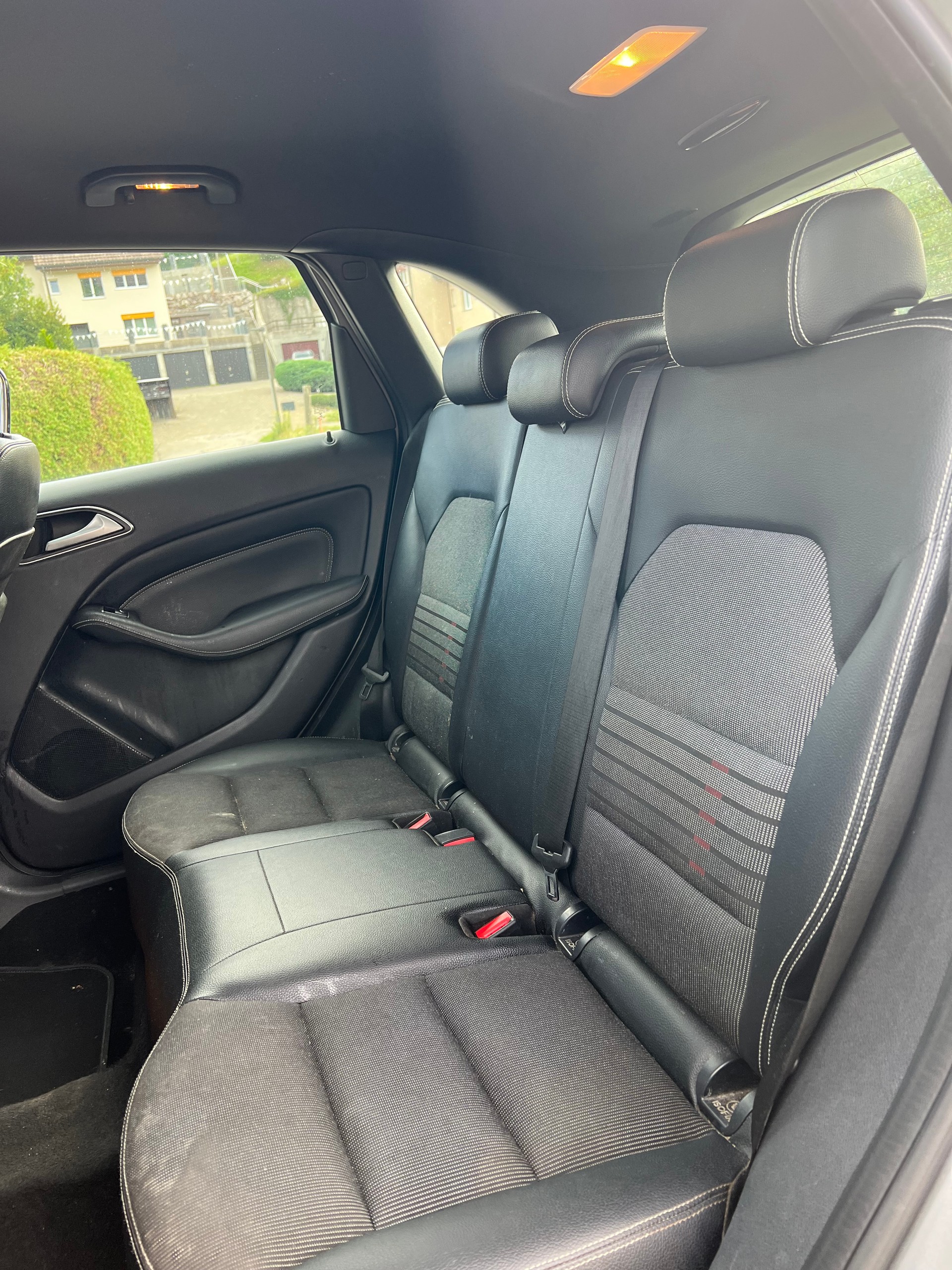 MERCEDES-BENZ B 200 AMG Line 7G-DCT-image-13