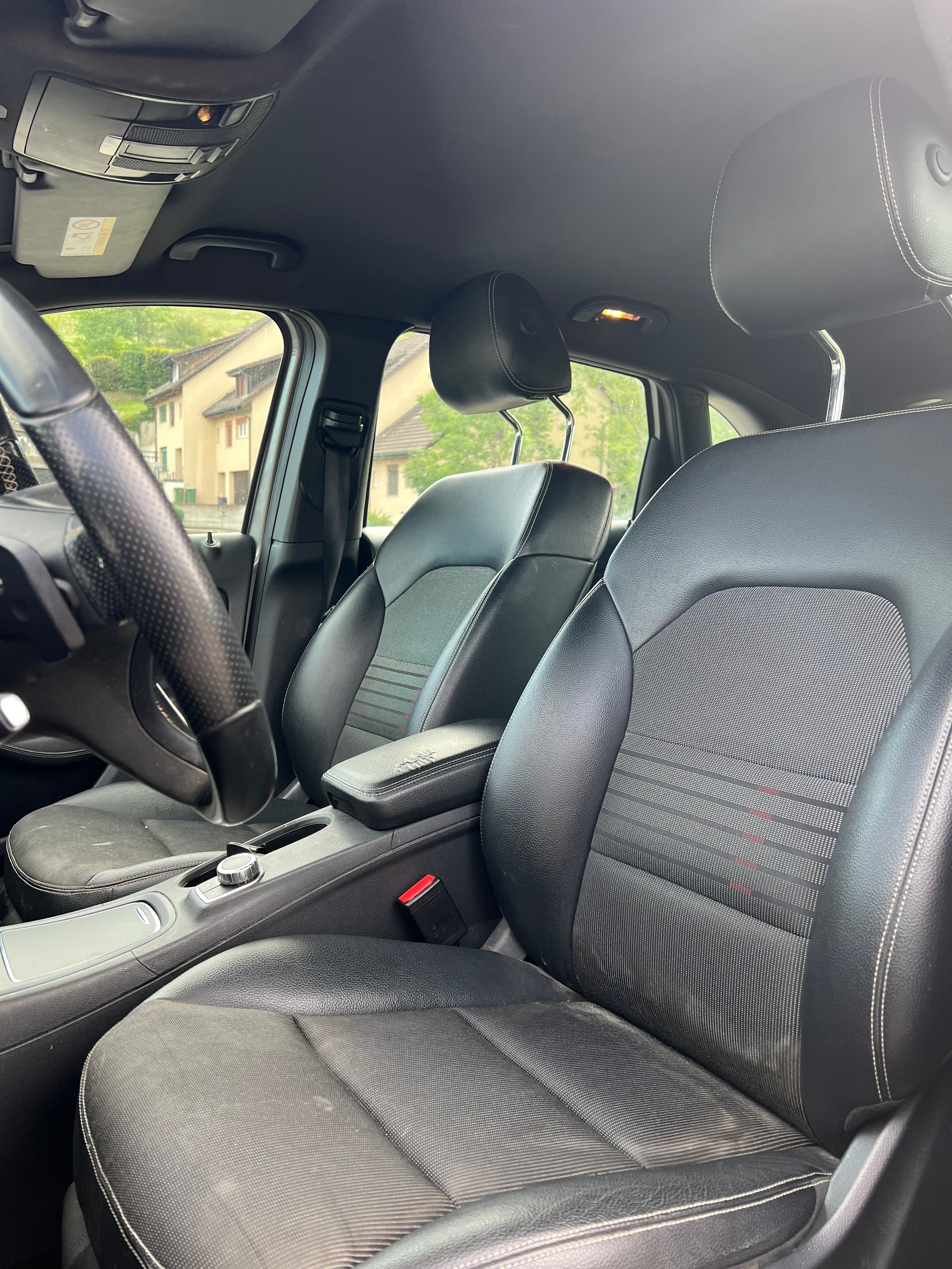 MERCEDES-BENZ B 200 AMG Line 7G-DCT-image-12