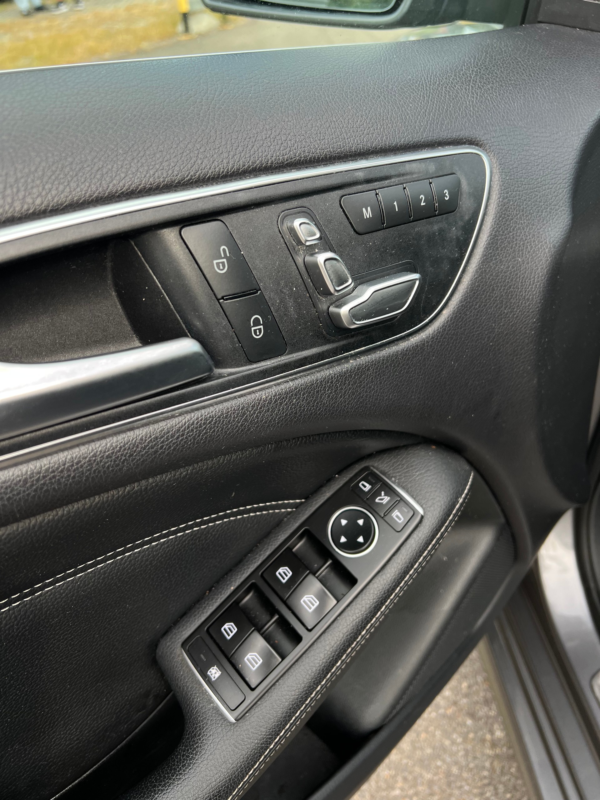 MERCEDES-BENZ B 200 AMG Line 7G-DCT-image-10